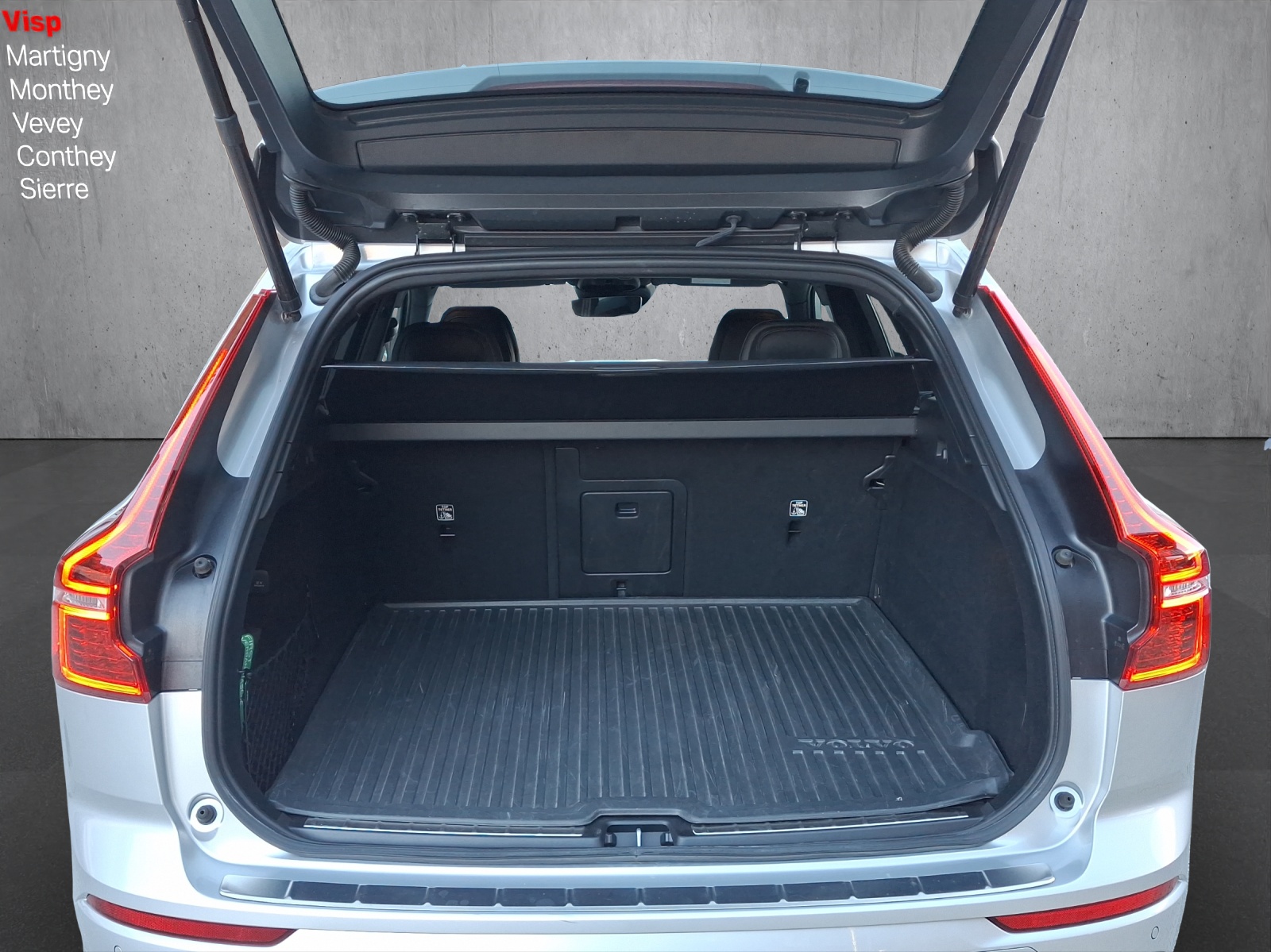VOLVO XC60 T6 eAWD R-Design Geartronic-image-13