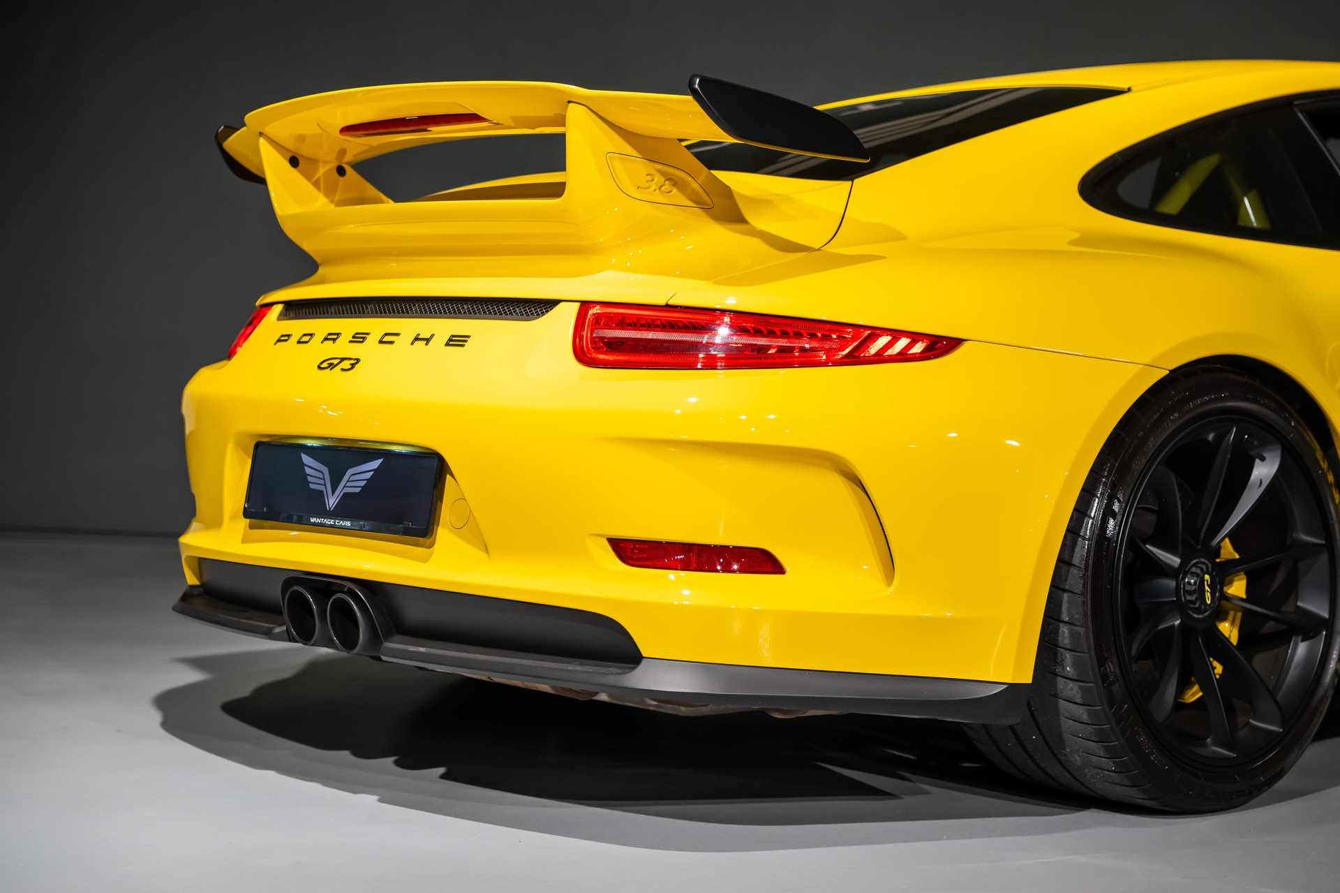 PORSCHE 911 Coupé 3.8 GT3 PDK-image-9