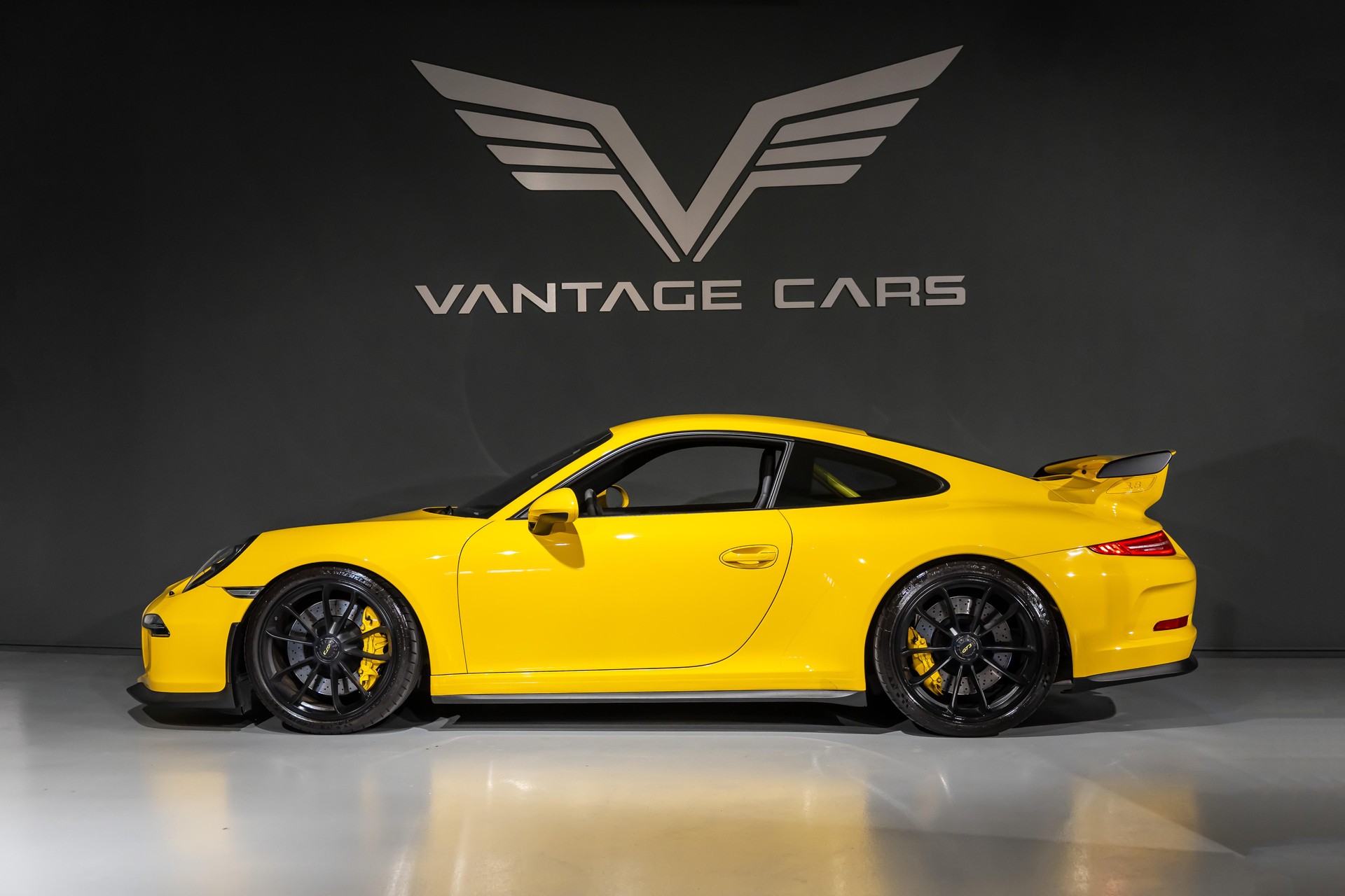 PORSCHE 911 Coupé 3.8 GT3 PDK-showroom-element-1