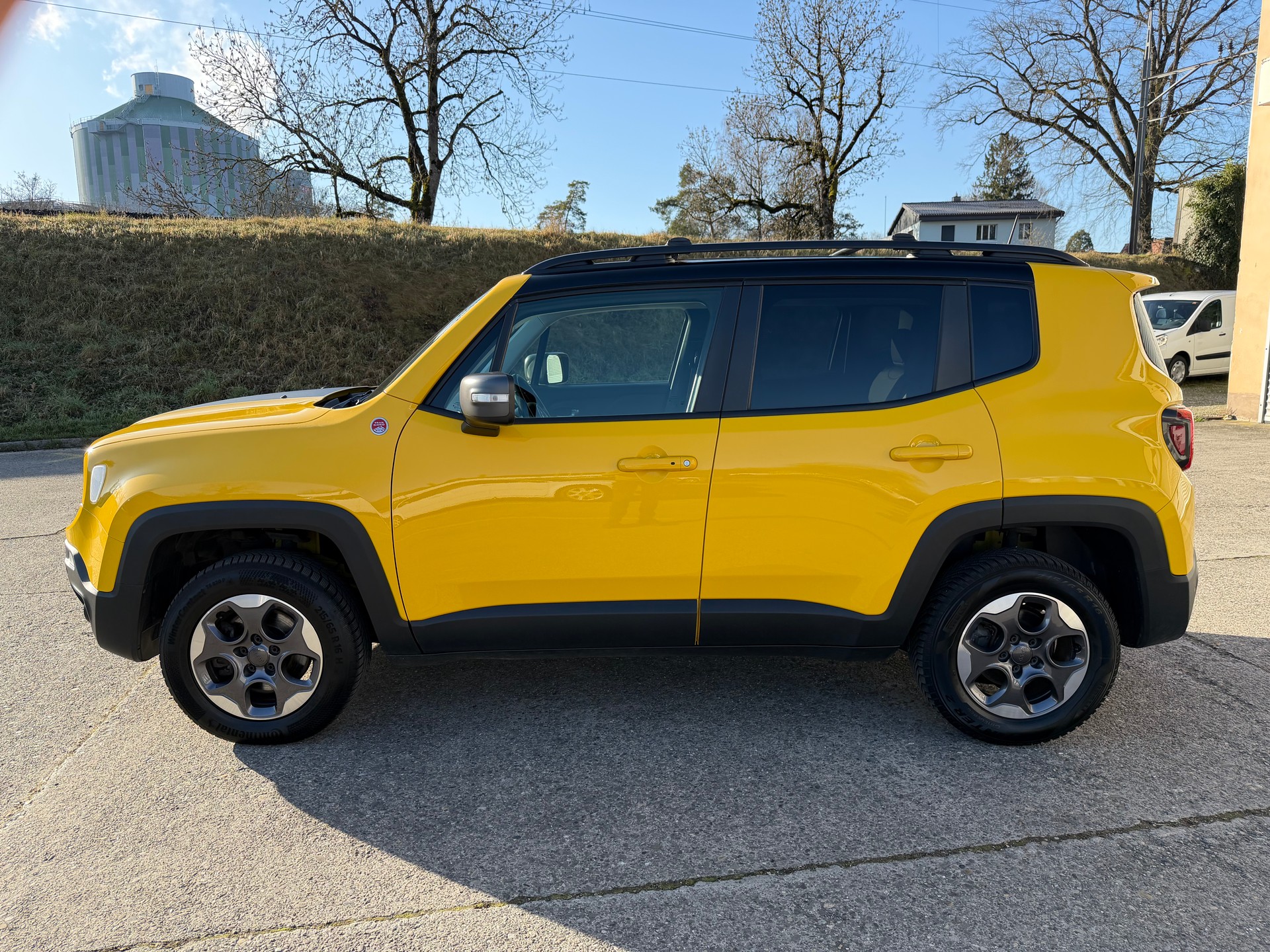 JEEP Renegade 2.0 MJ Trailhawk AWD + Low Range 9ATX-showroom-element-1