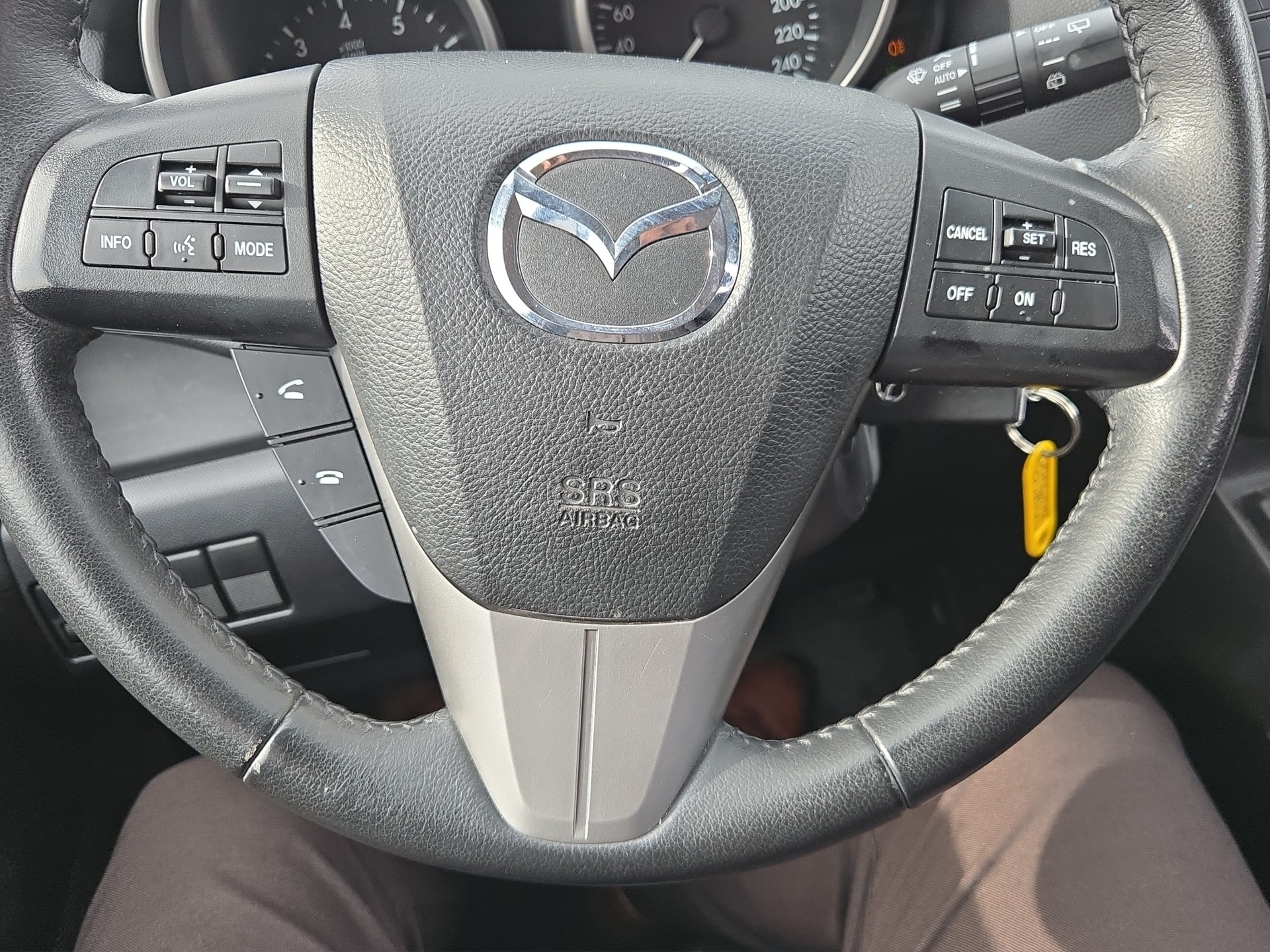 MAZDA 5 2.0 16V Voila ma Suisse Edition+-showroom-element-3