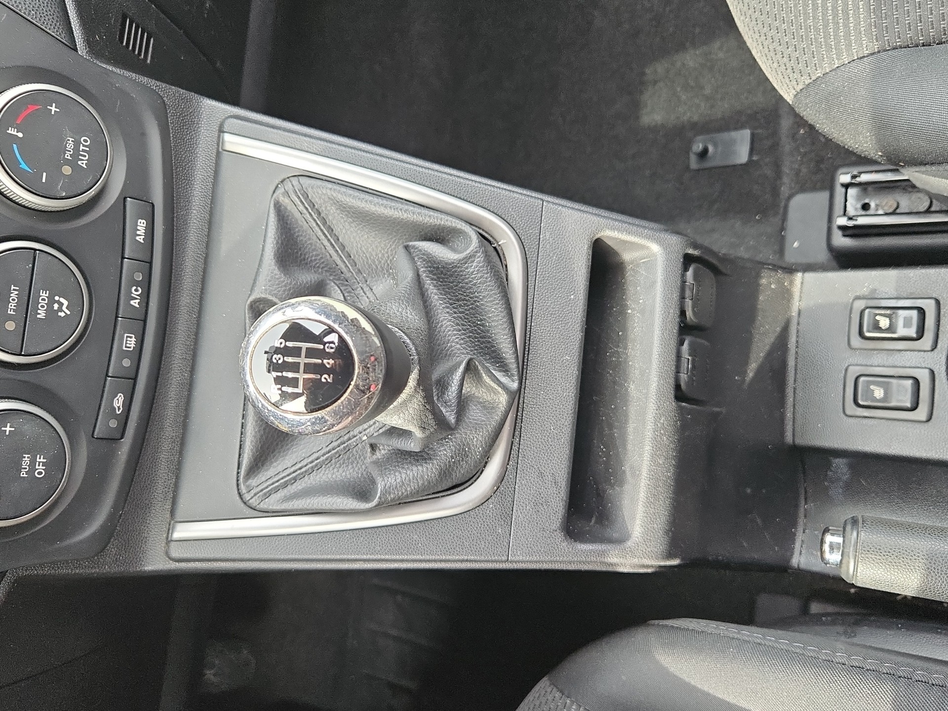 MAZDA 5 2.0 16V Voila ma Suisse Edition+-image-4