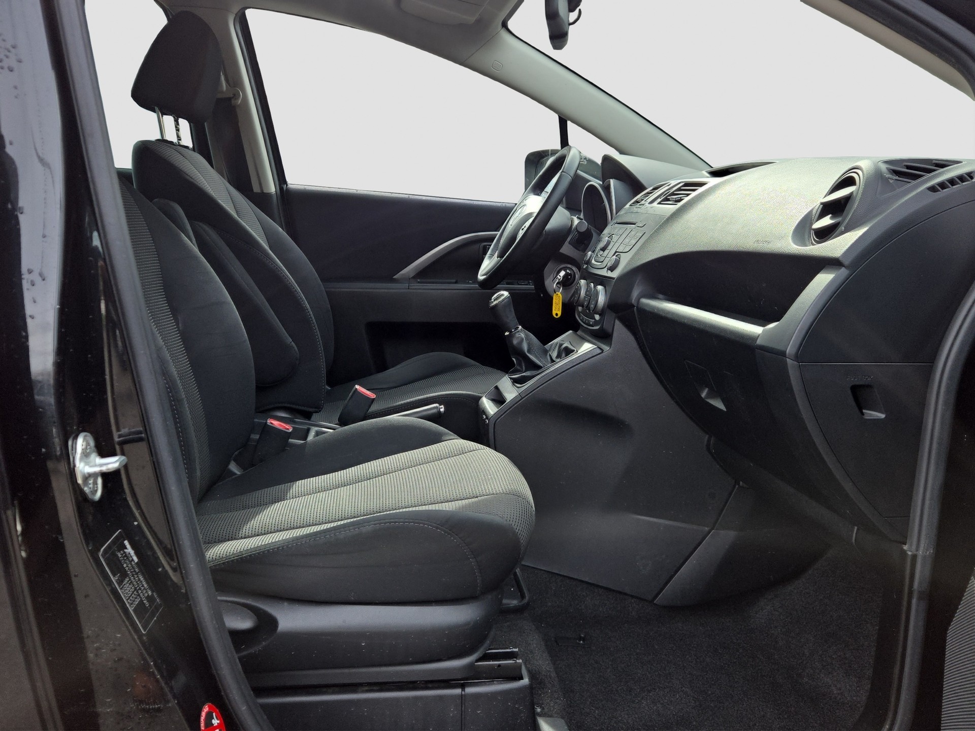 MAZDA 5 2.0 16V Voila ma Suisse Edition+-image-9