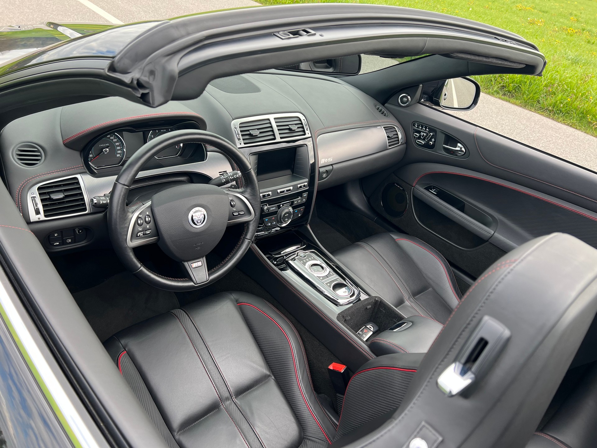 JAGUAR XKR-S 5.0 V8 SC Convertible-image-7