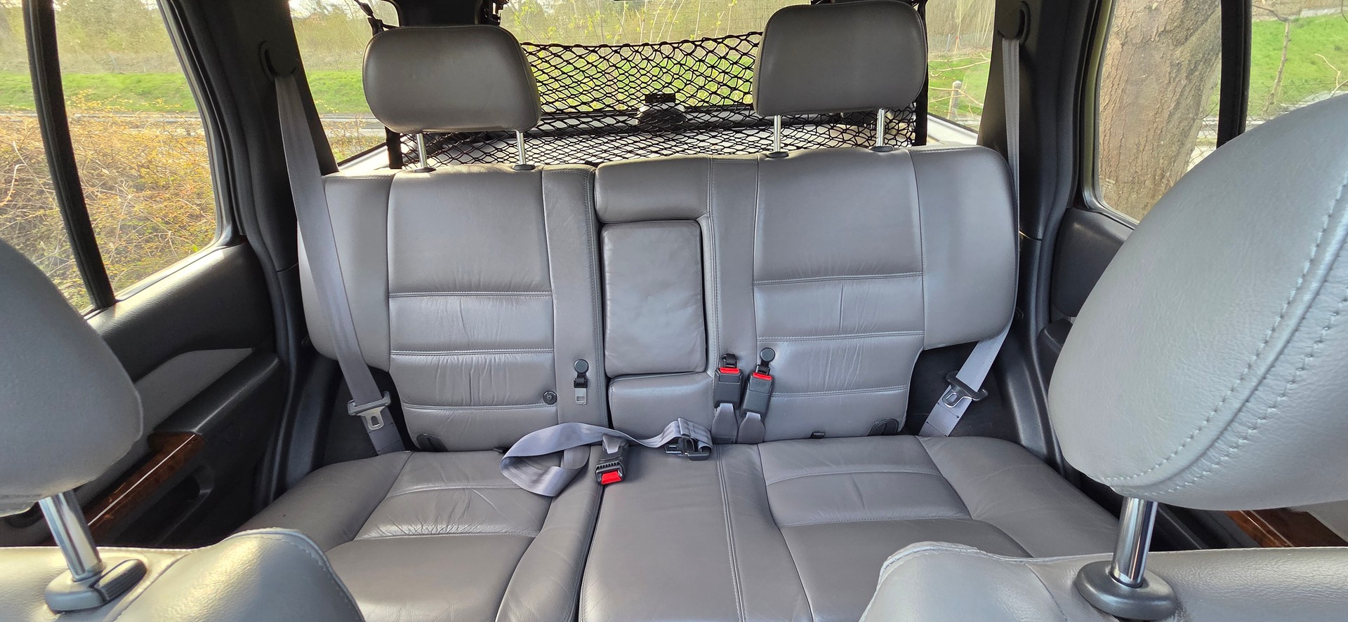 NISSAN Pathfinder 3.3 Exec. V6-image-4