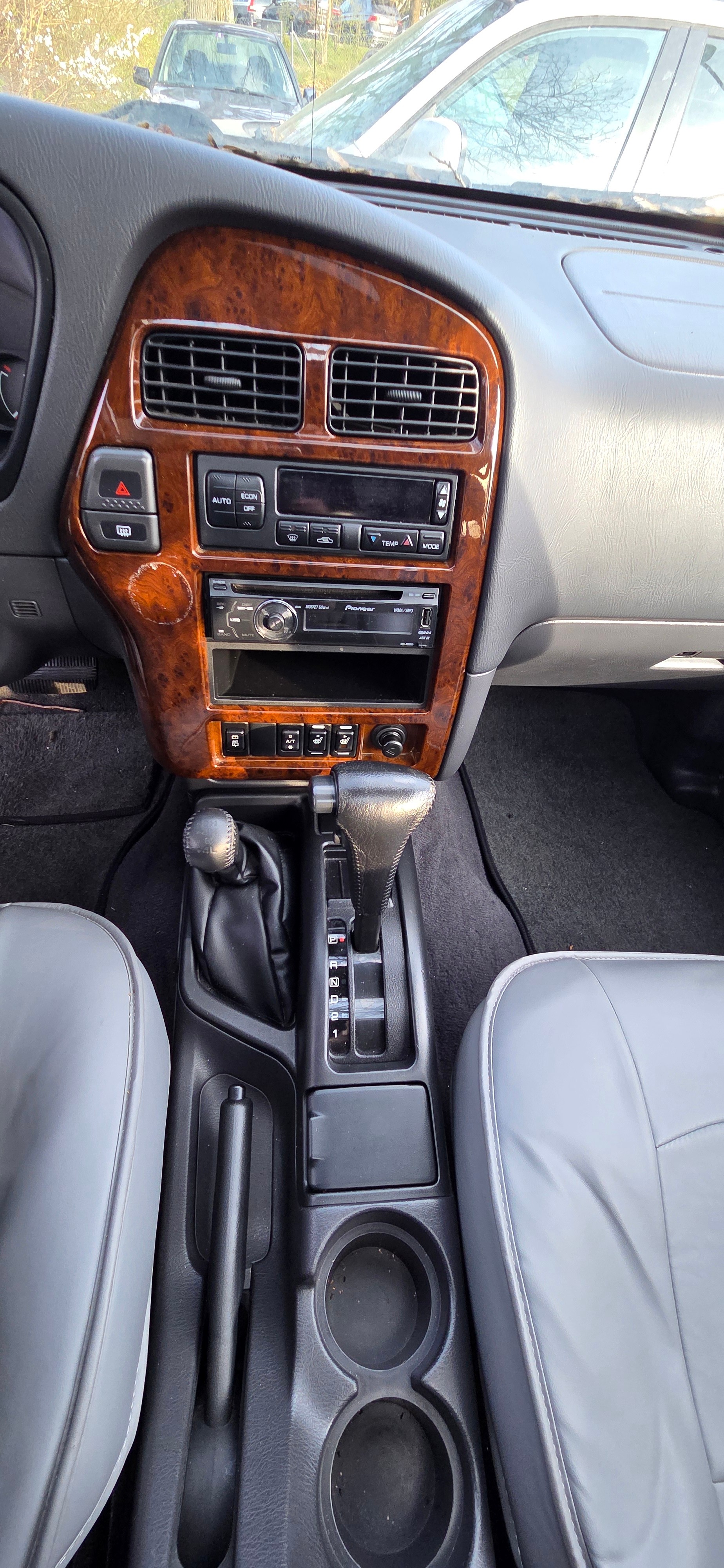 NISSAN Pathfinder 3.3 Exec. V6-image-6