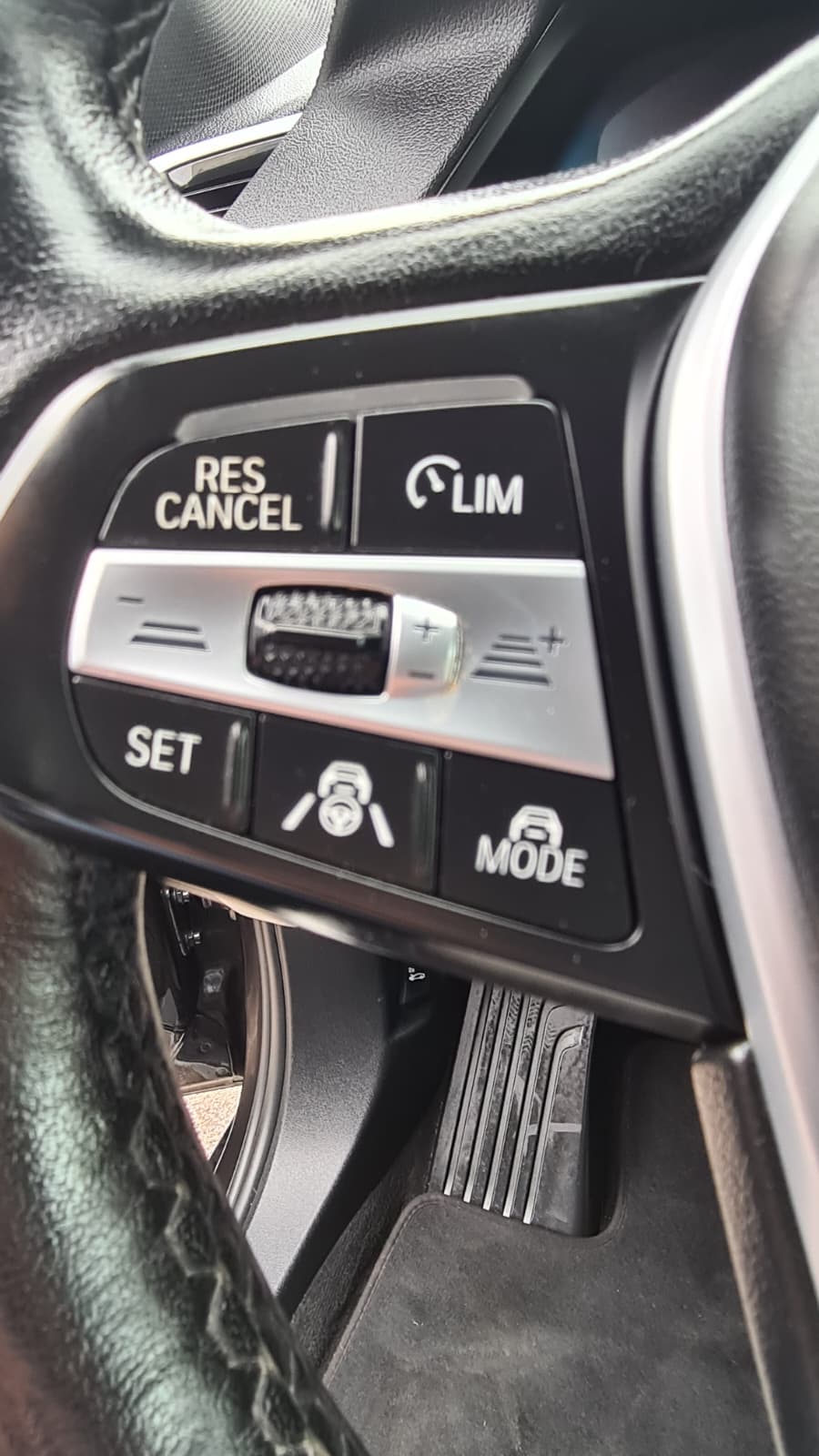BMW X5 xDrive45e Steptronic ** 394 PS ** Voll-Leder ** Navi ** RF-Kamera 360° ** Abstandsregelsysteme ** Sitzmemory ** Modell 2022-image-9