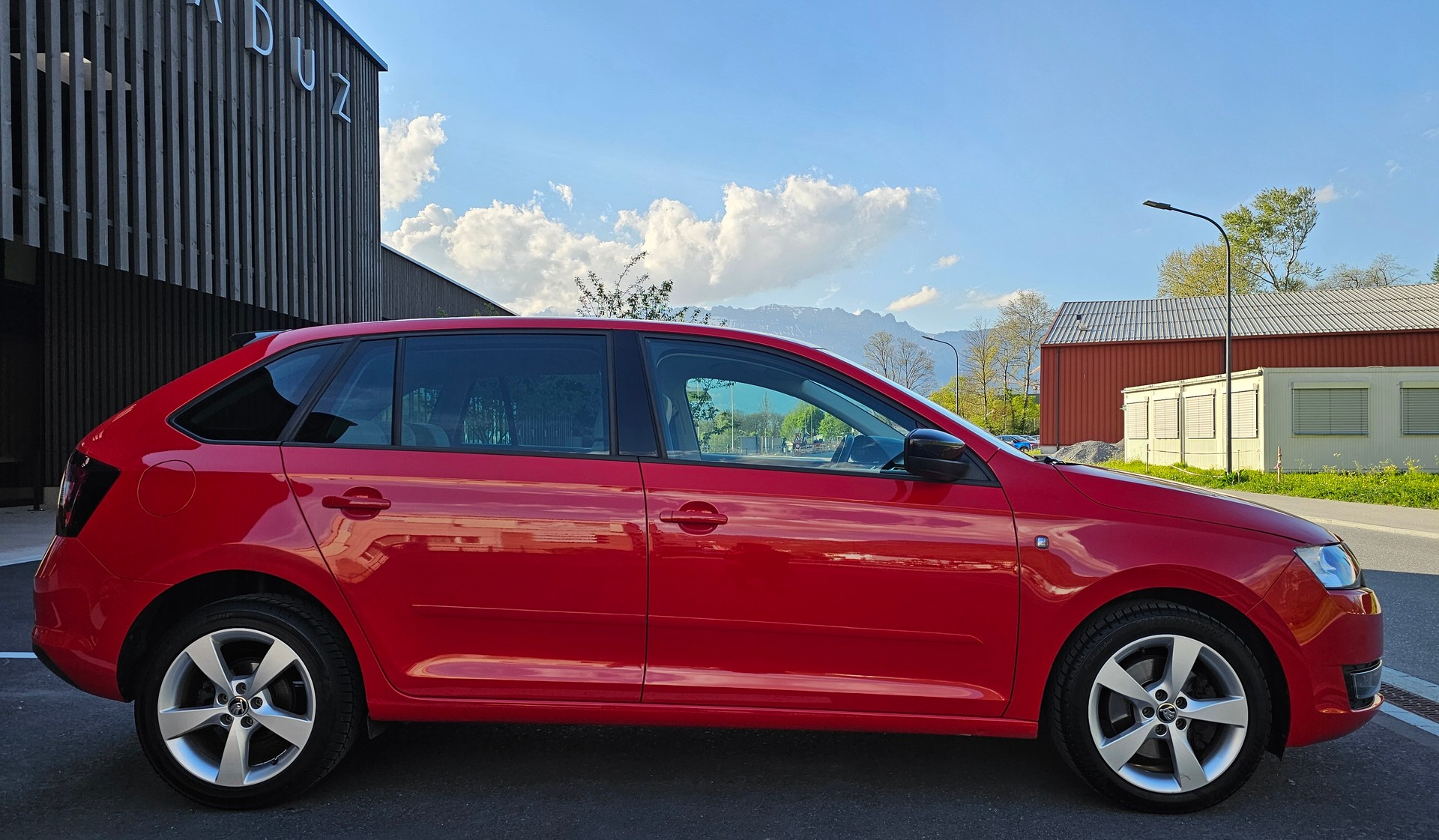SKODA Rapid Spaceback 1.4 TSI Ambition DSG-image-4