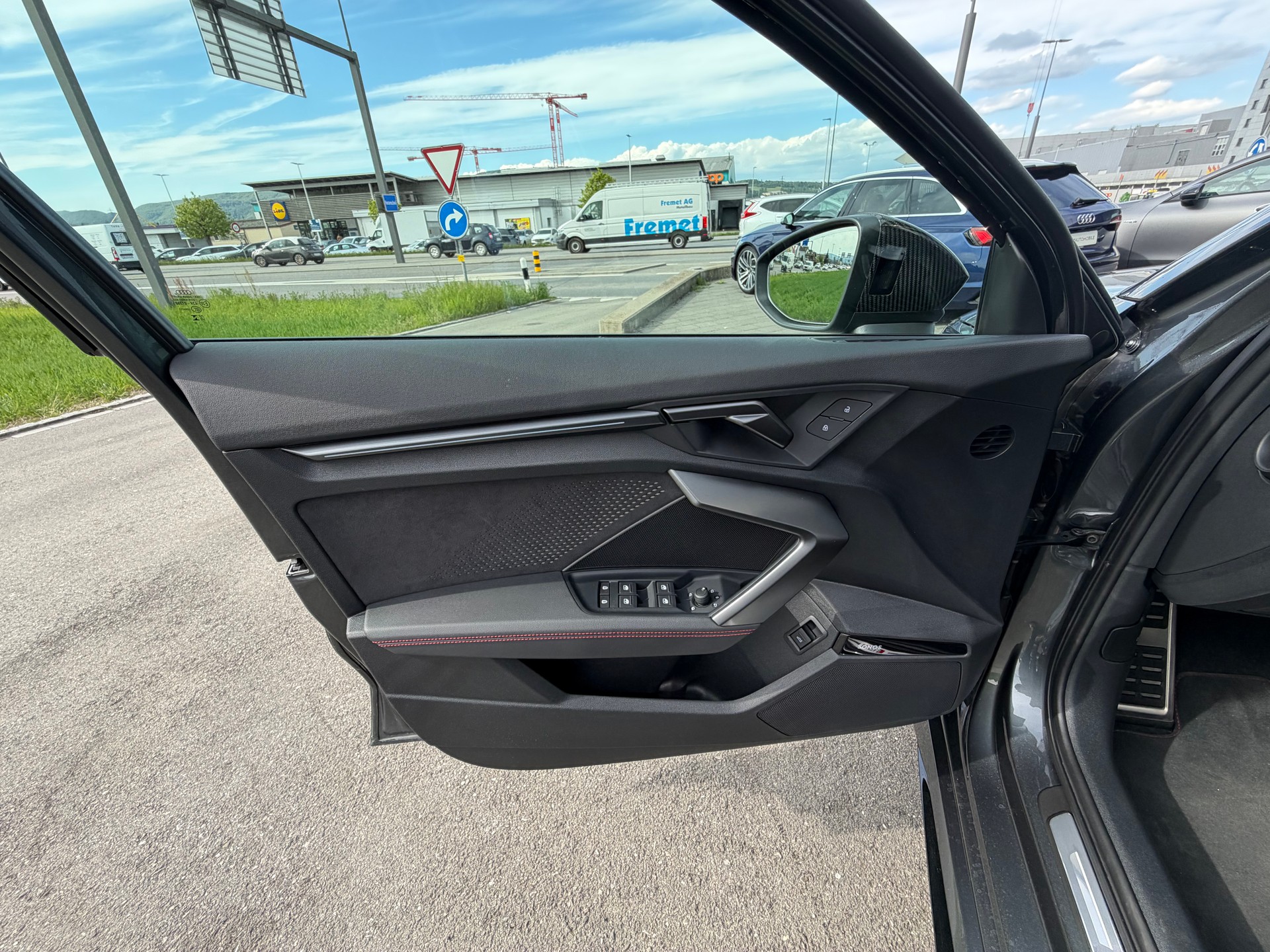 AUDI RS3 Sportback 2.5 TSI quattro S-tronic *CH FAHRZEUG*-image-16