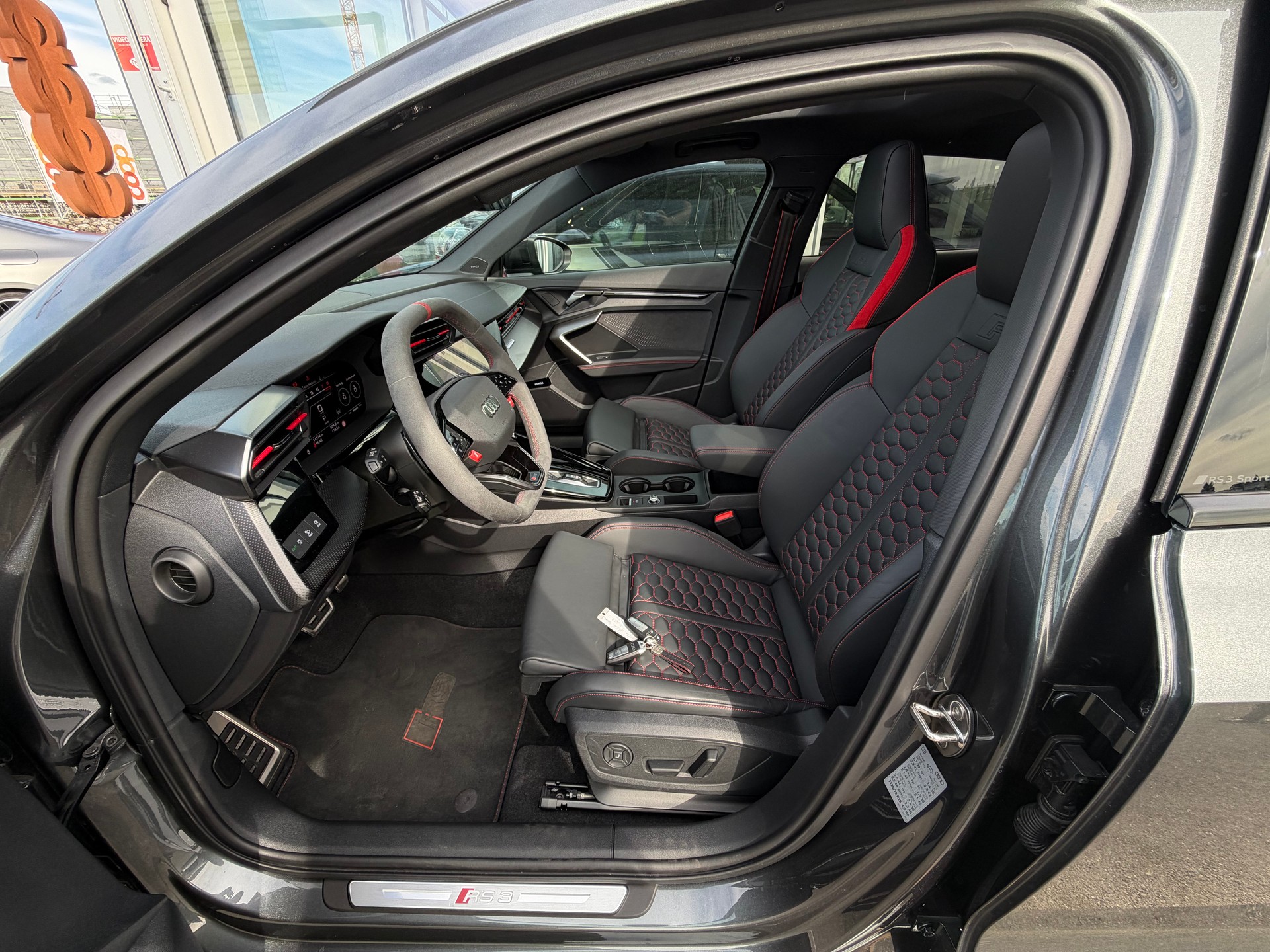 AUDI RS3 Sportback 2.5 TSI quattro S-tronic *CH FAHRZEUG*-image-15
