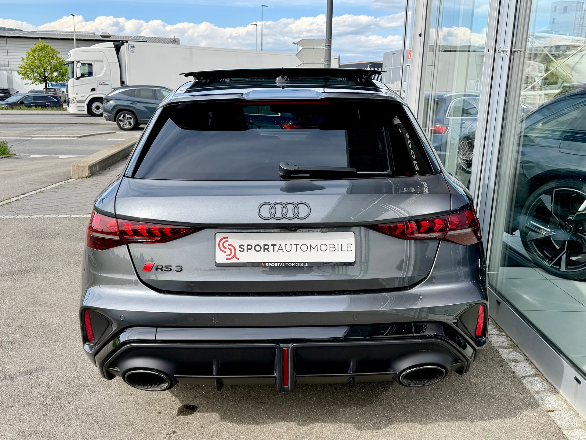 AUDI RS3 Sportback 2.5 TSI quattro S-tronic *CH FAHRZEUG*-image-10