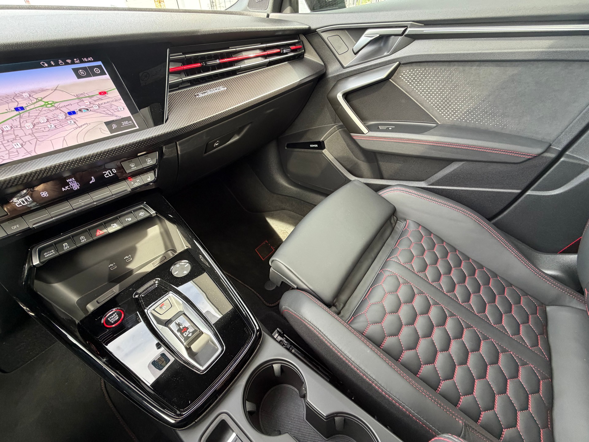 AUDI RS3 Sportback 2.5 TSI quattro S-tronic *CH FAHRZEUG*-image-27