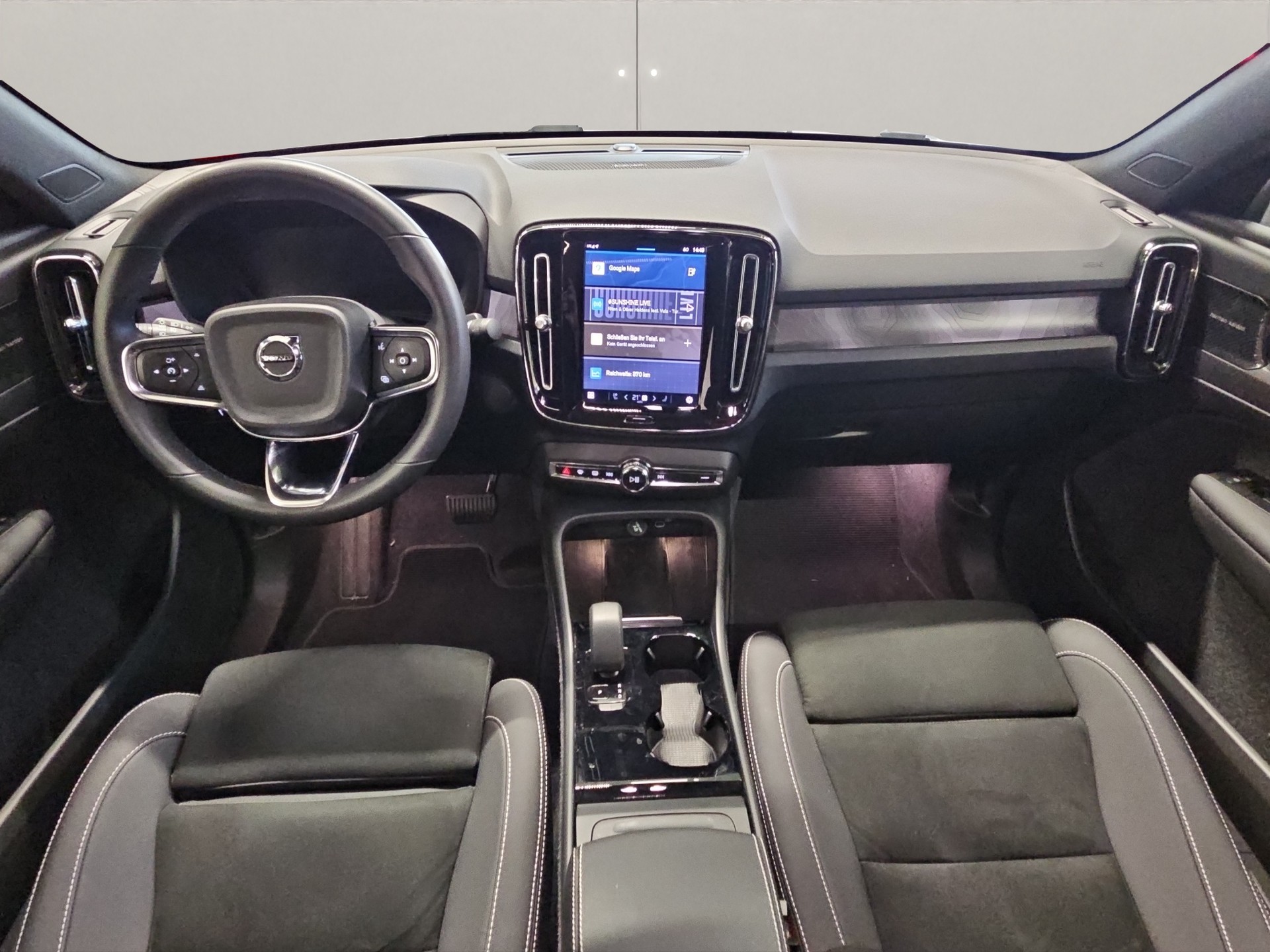 VOLVO C40 P8 Twin Recharge AWD-image-8