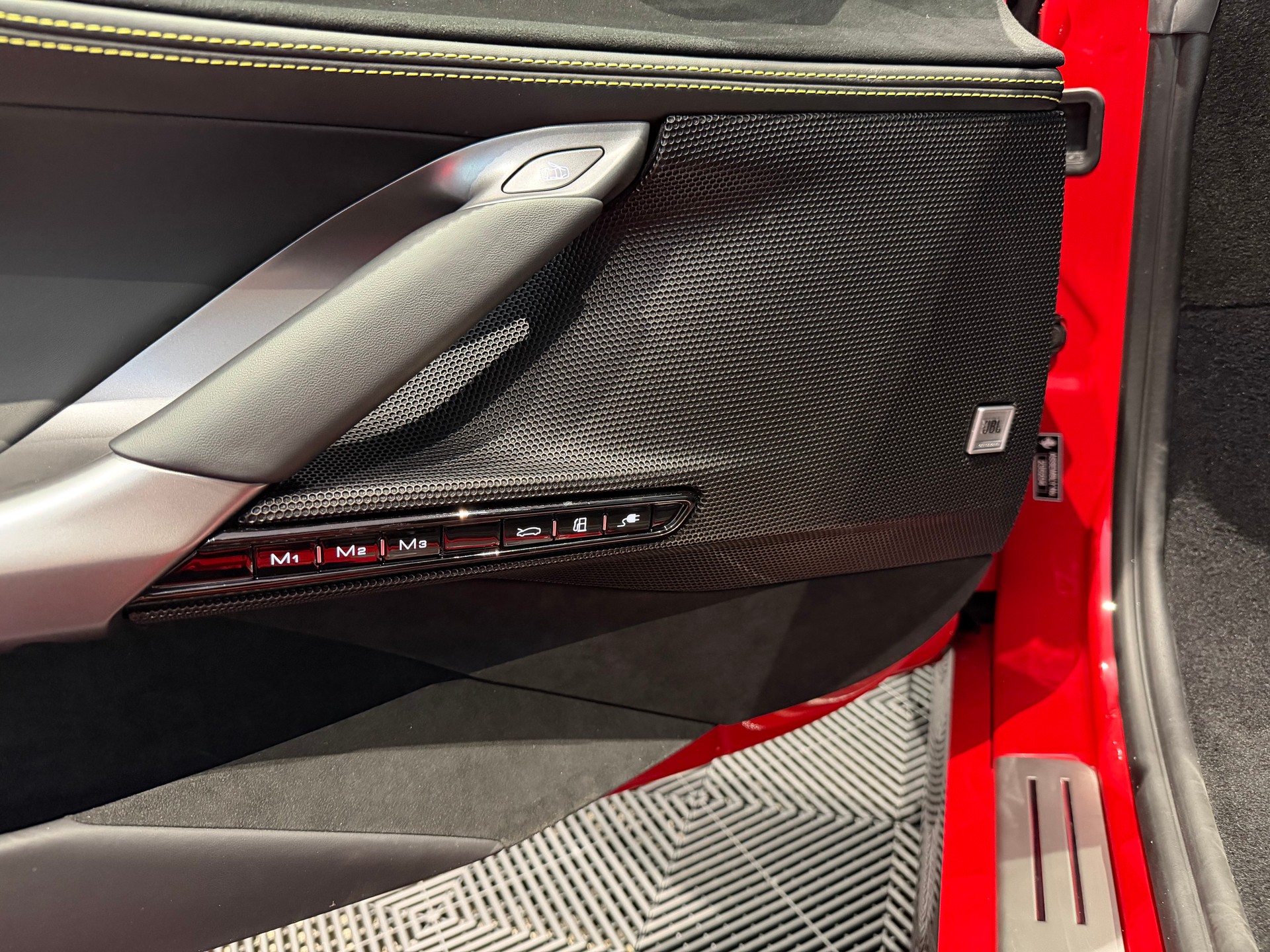 FERRARI SF90 Spider-image-20