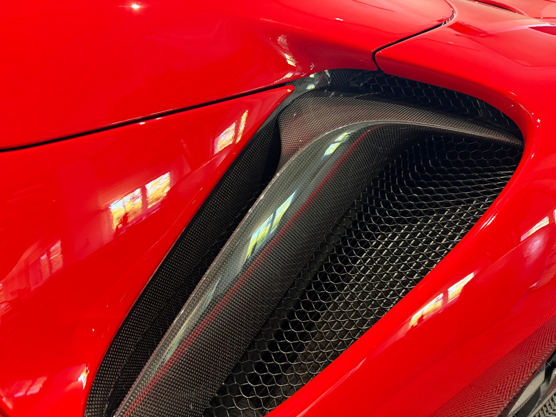 FERRARI SF90 Spider-image-8