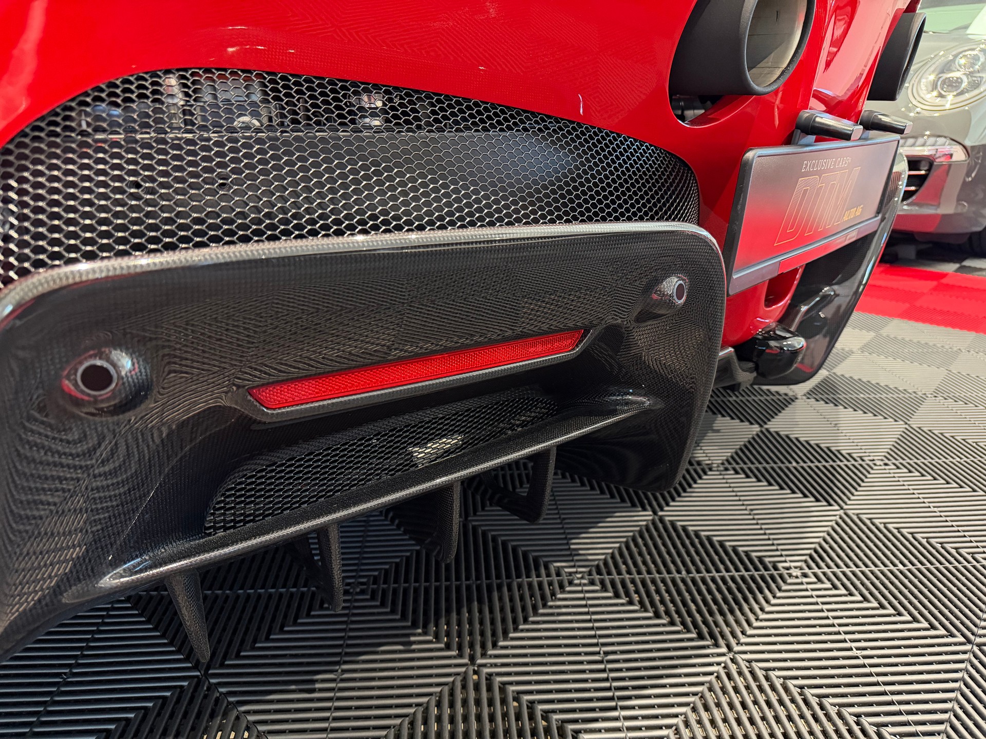 FERRARI SF90 Spider-image-6
