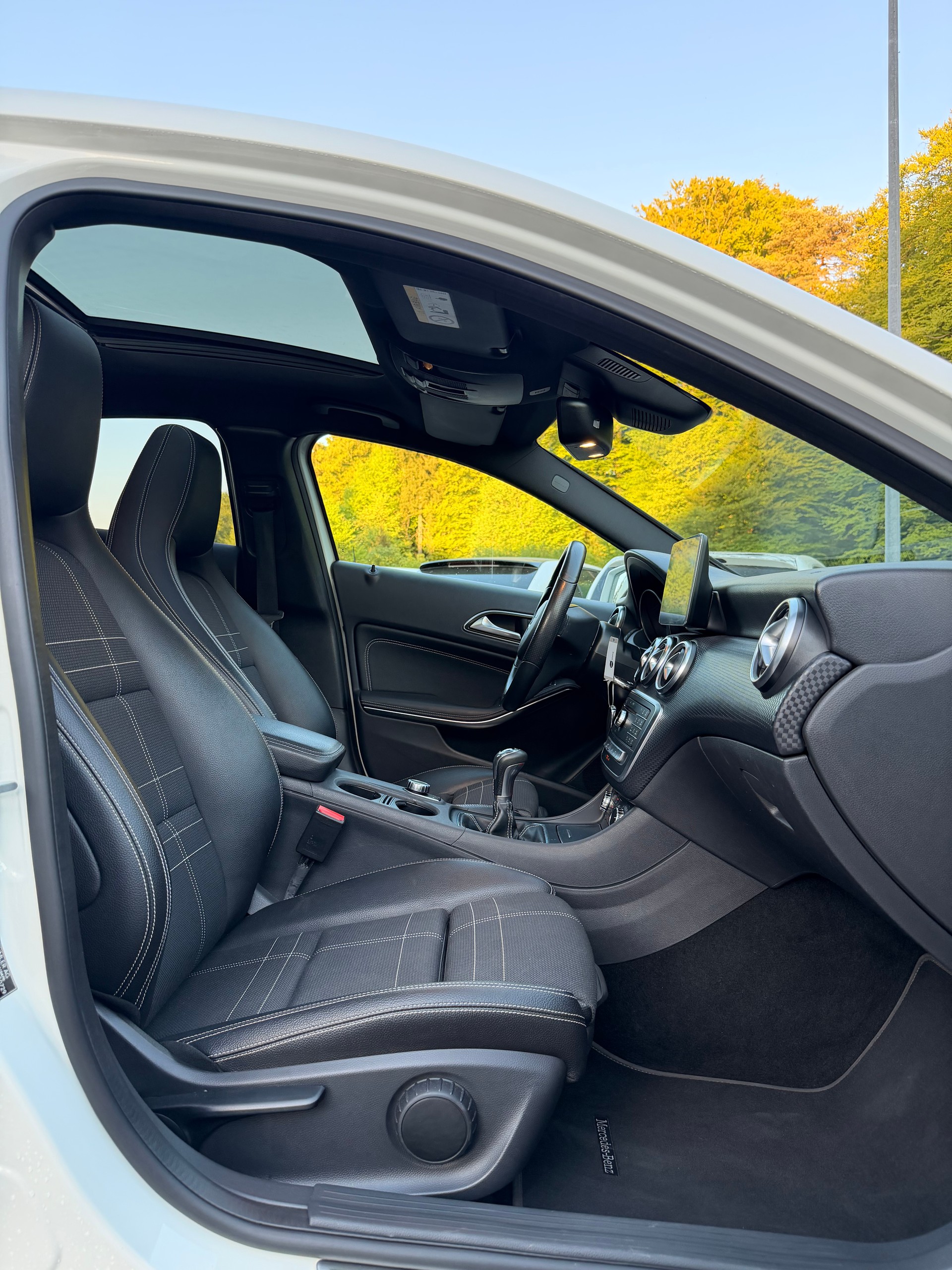 MERCEDES-BENZ A 180 Urban-image-10