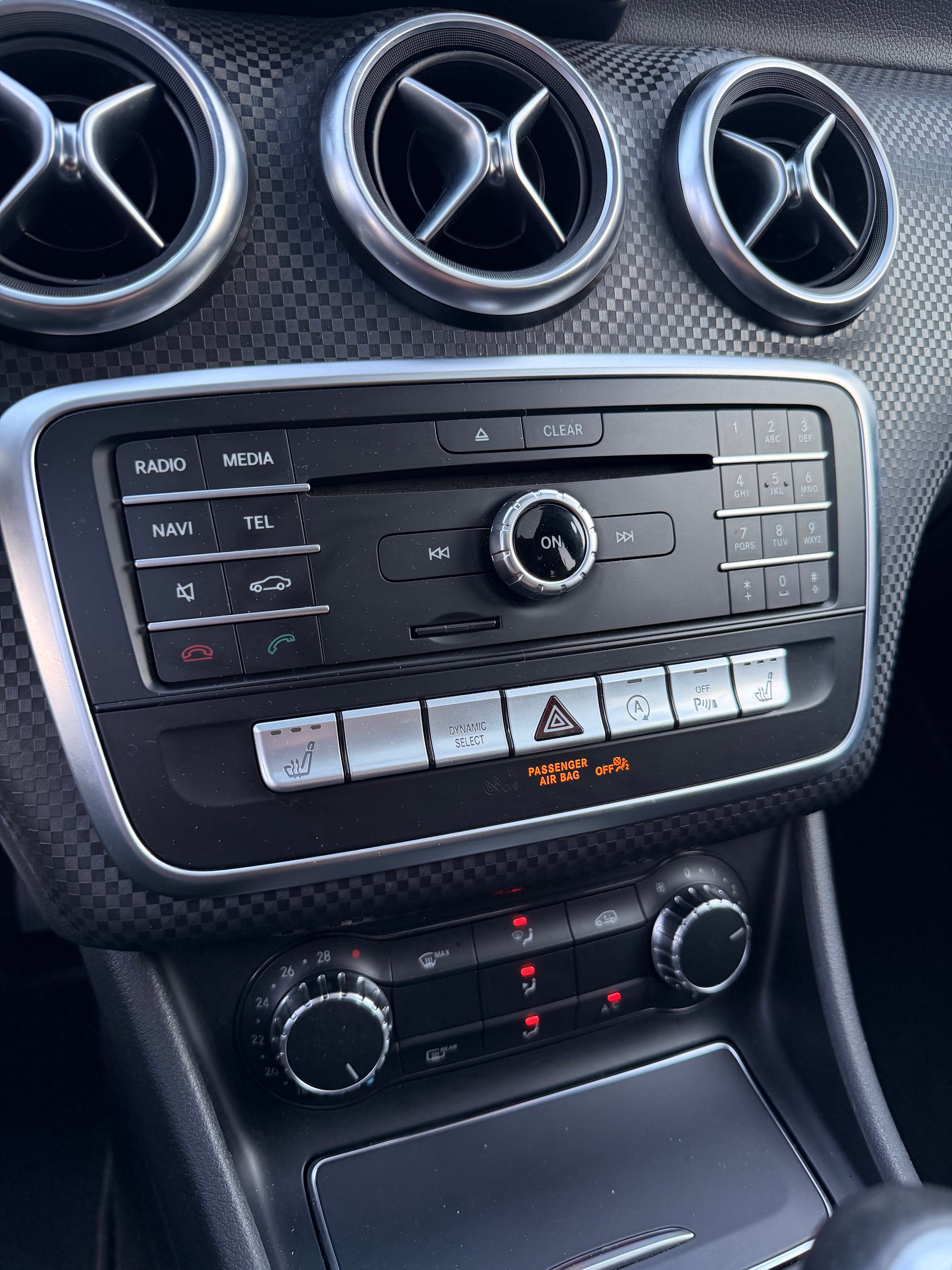 MERCEDES-BENZ A 180 Urban-image-13