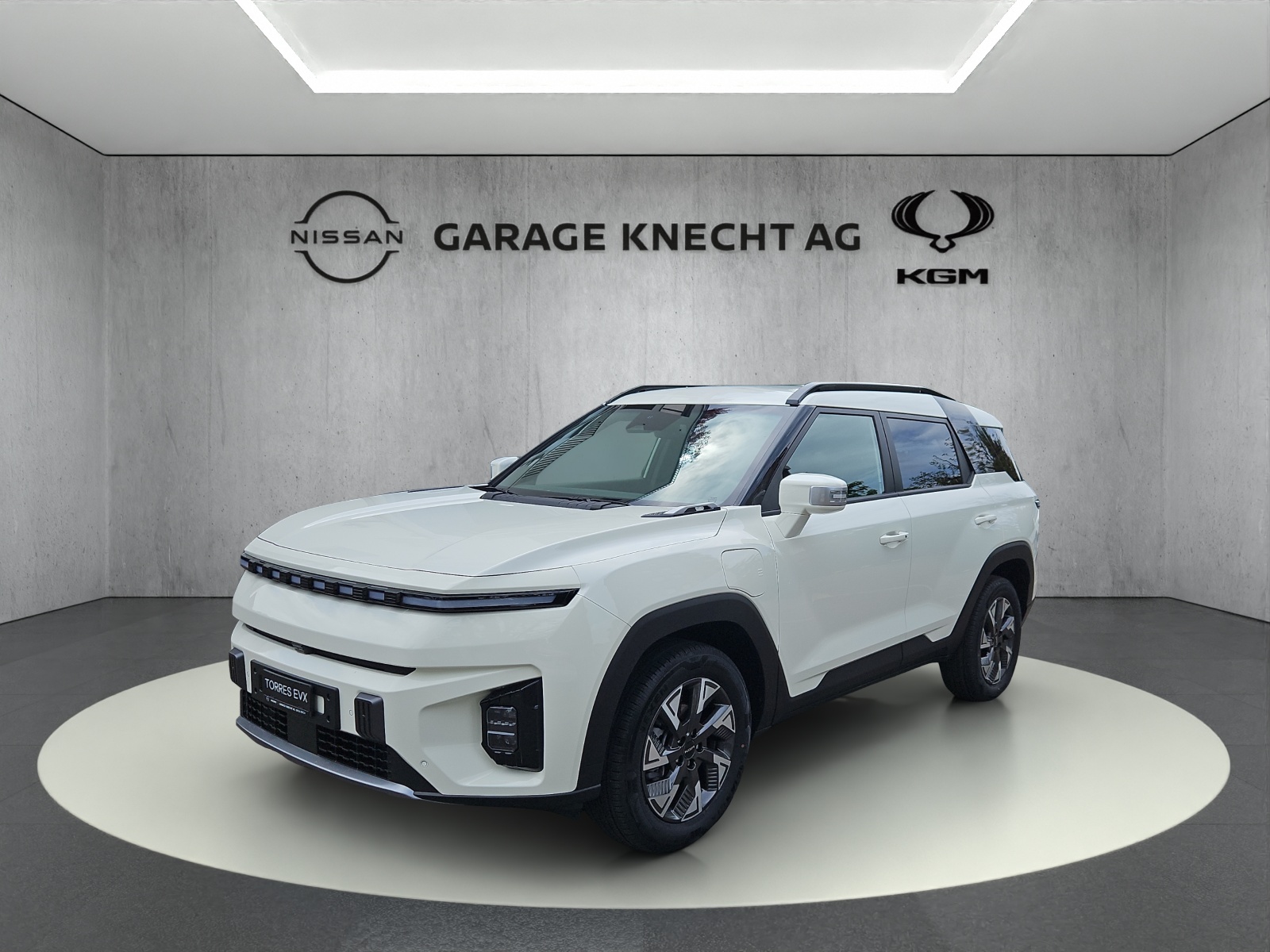 KGM-SsangYong Torres EVX Platinum-showroom-element-3