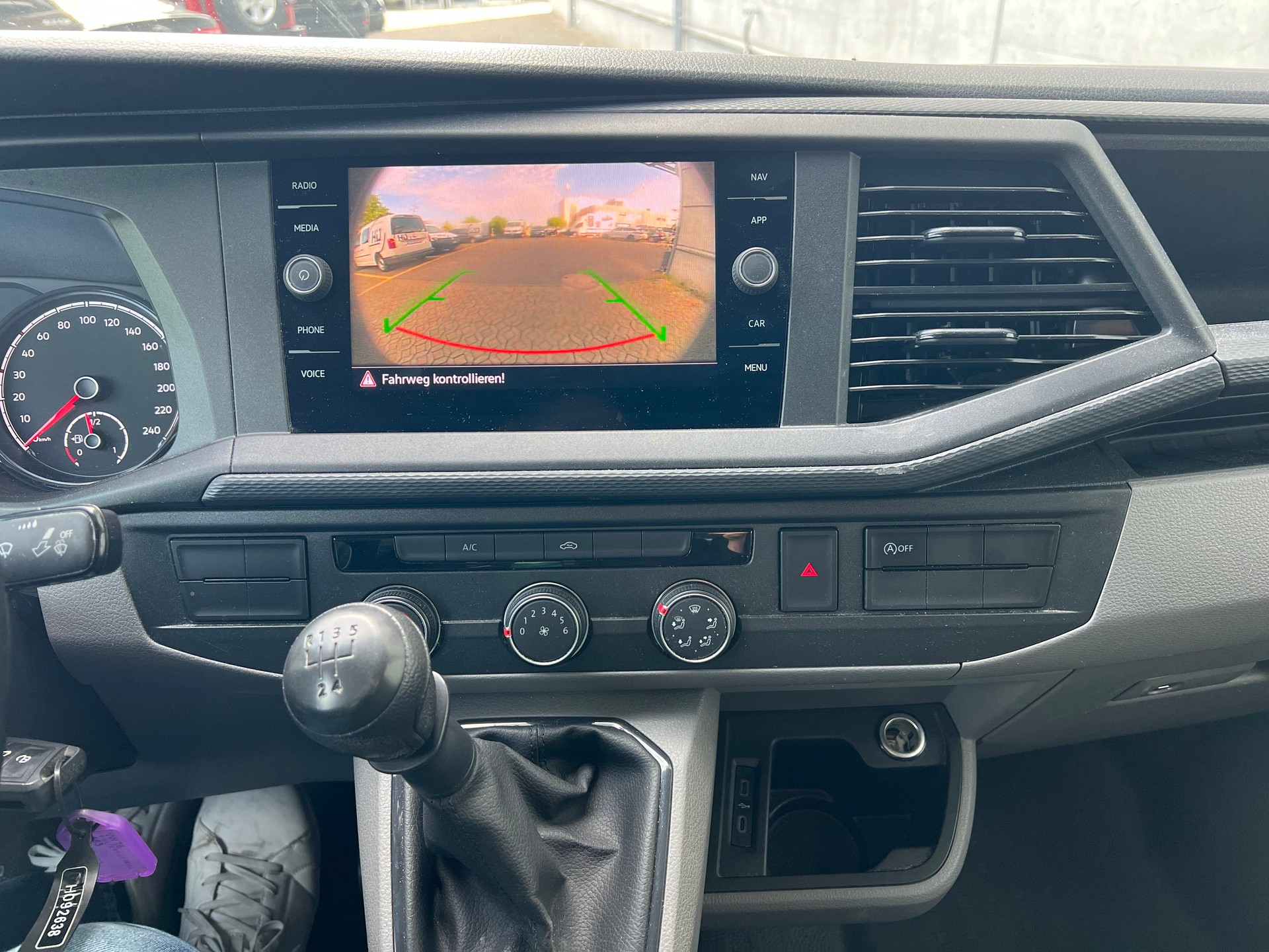 VW T6 Transporter 2.0 TDI *Apple Carplay*Rückfahrkamera*-image-13