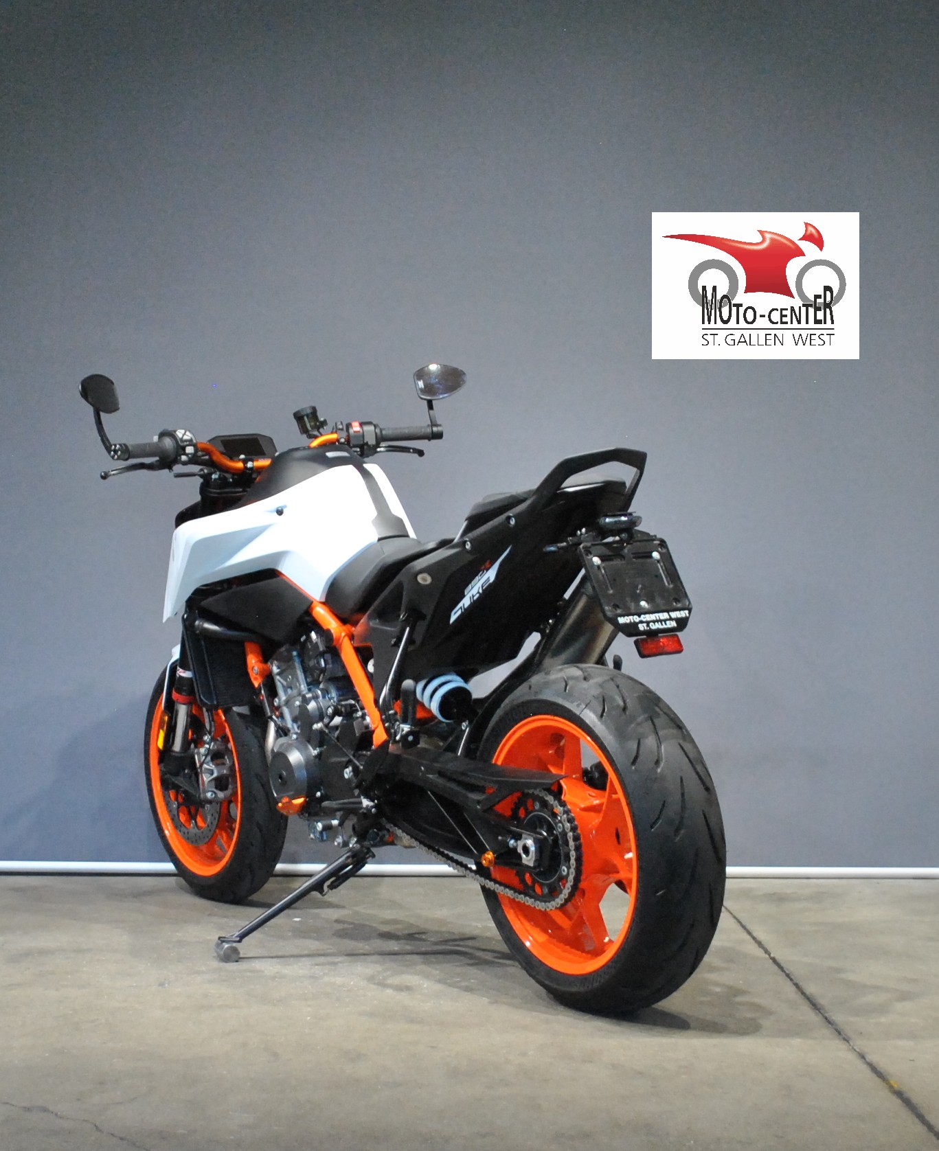 KTM 890 Duke R-image-3