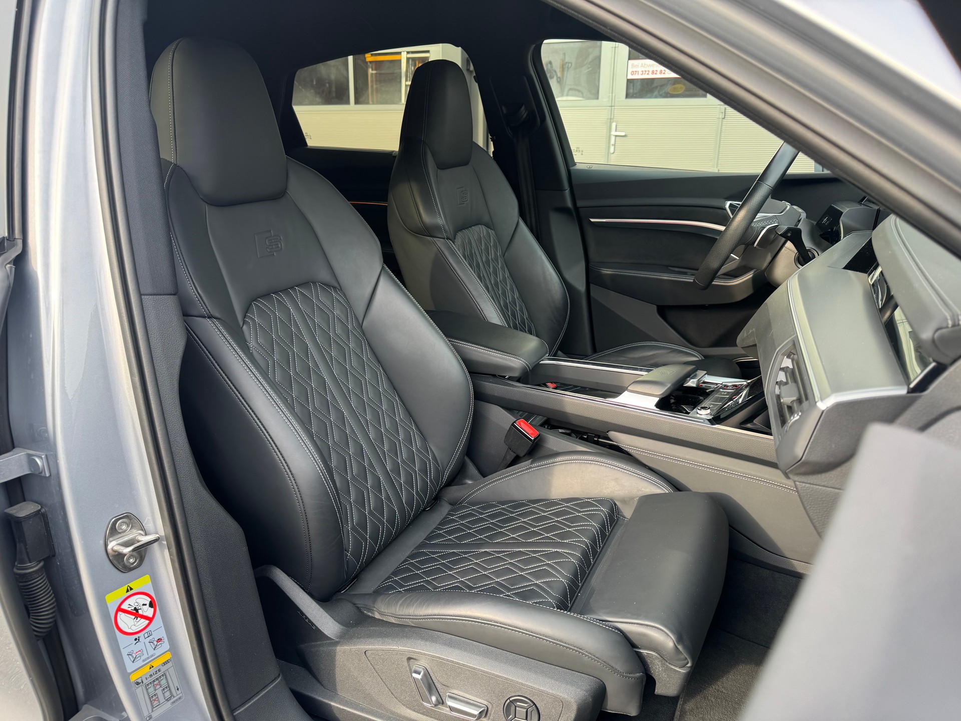 AUDI e-tron S Sportback quattro*Anhängerkupplung*22" Räder*-image-8