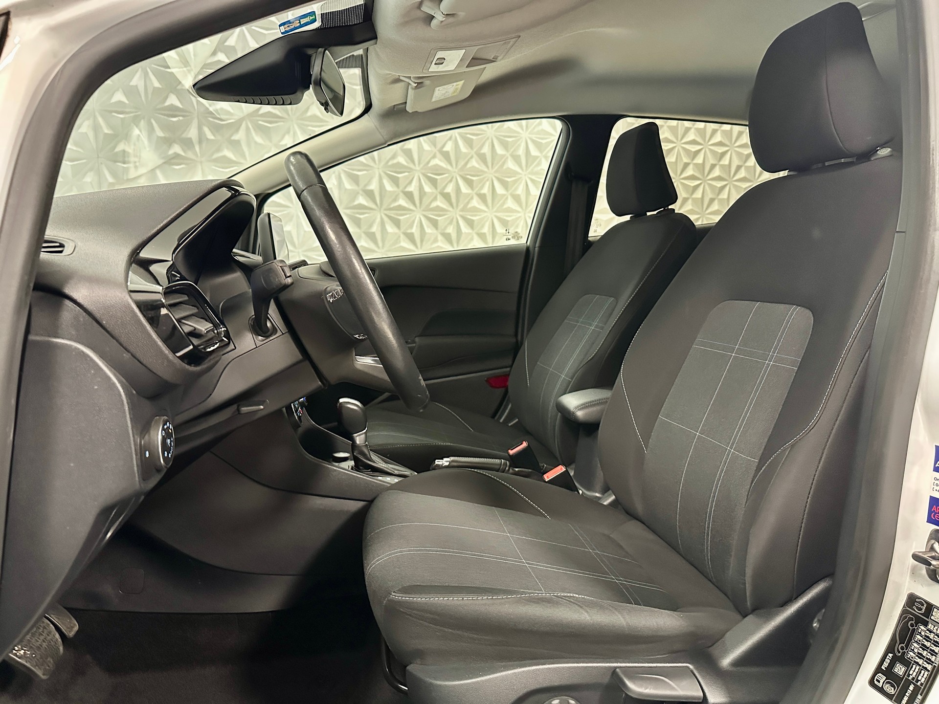 FORD Fiesta 1.0 SCTi Cool & Connect Automat-image-11