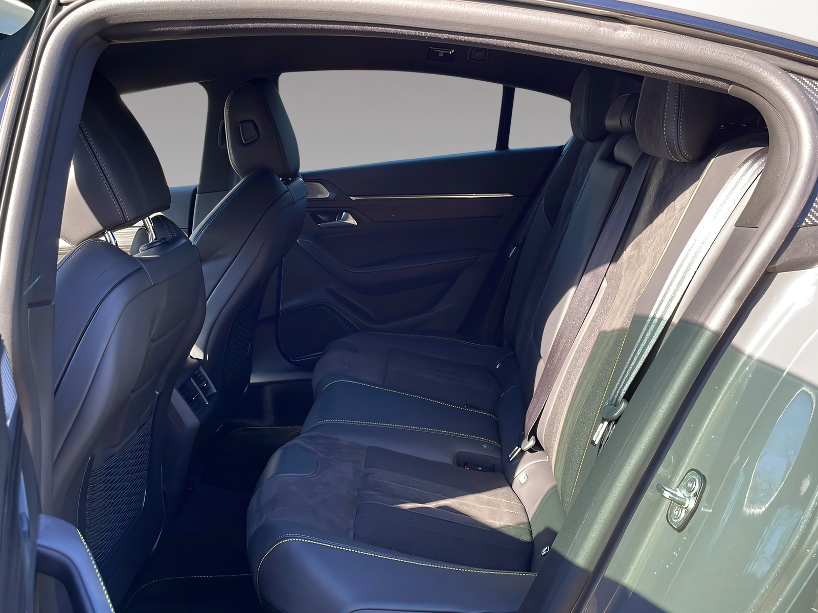 PEUGEOT 508 1.6 Plug-in Hybrid4 PSE-image-14