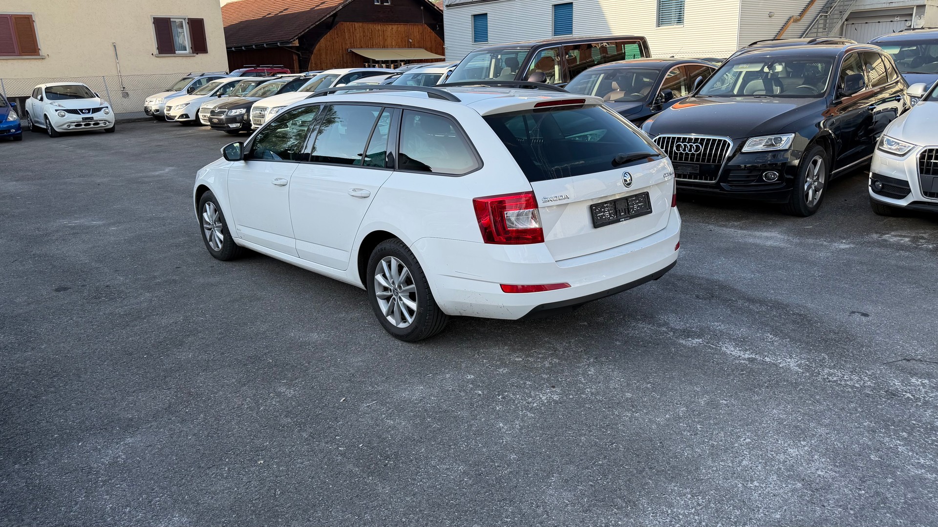 SKODA Octavia Combi 1.4 TSI Ambition-image-2