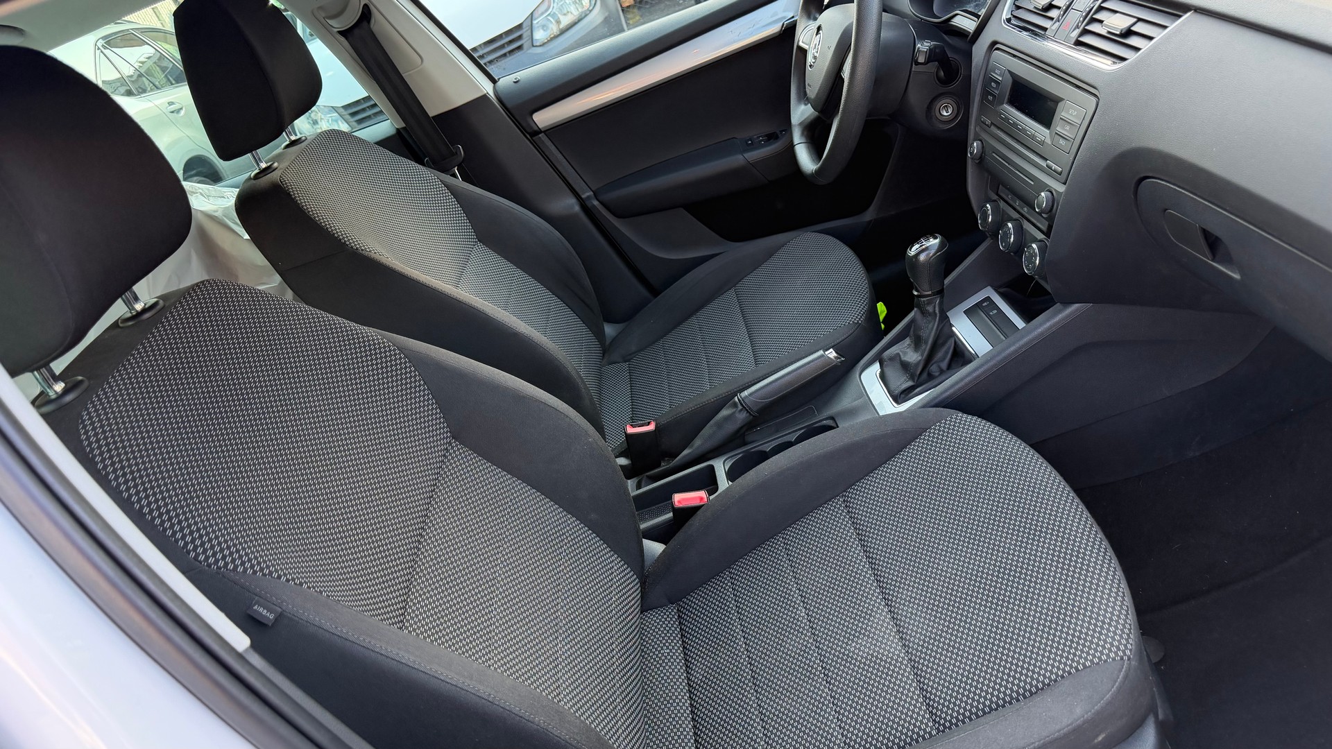 SKODA Octavia Combi 1.4 TSI Ambition-image-5