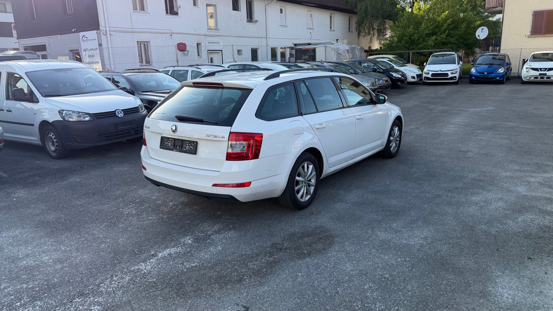 SKODA Octavia Combi 1.4 TSI Ambition-image-3