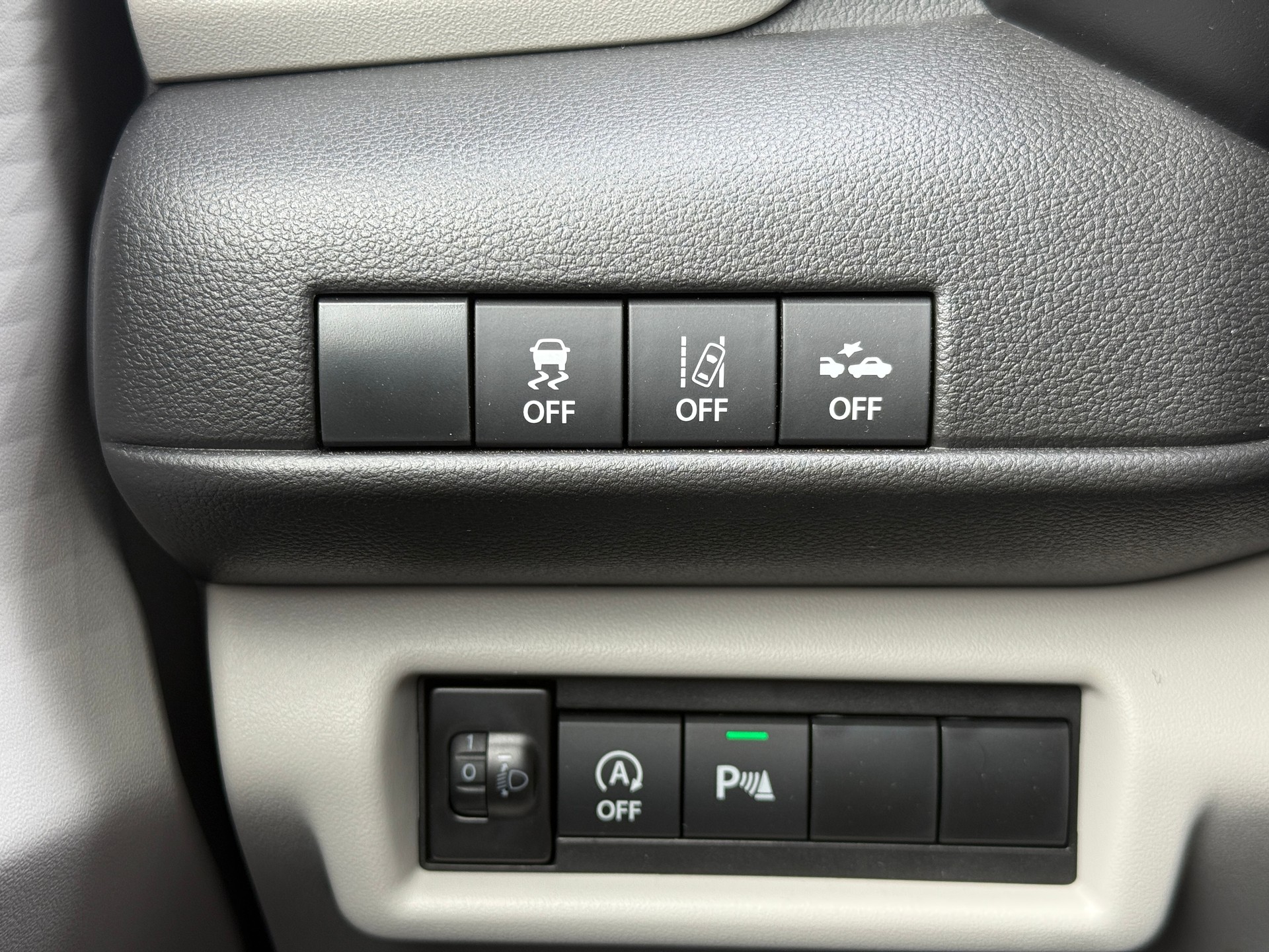SUZUKI Swift 1.2 Compact+ Hybrid 4x4 *VORFÜHRWAGEN*-image-24