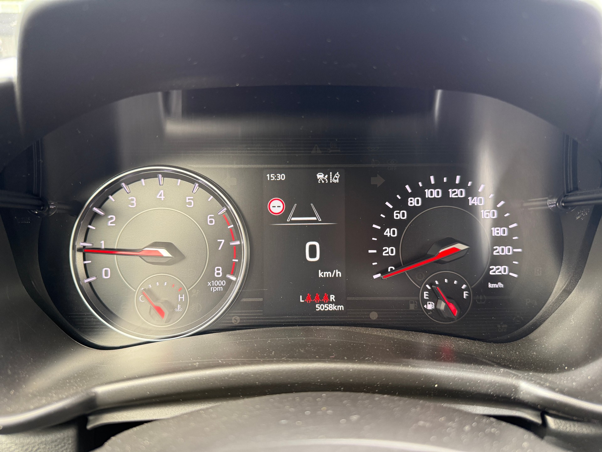 SUZUKI Swift 1.2 Compact+ Hybrid 4x4 *VORFÜHRWAGEN*-image-18