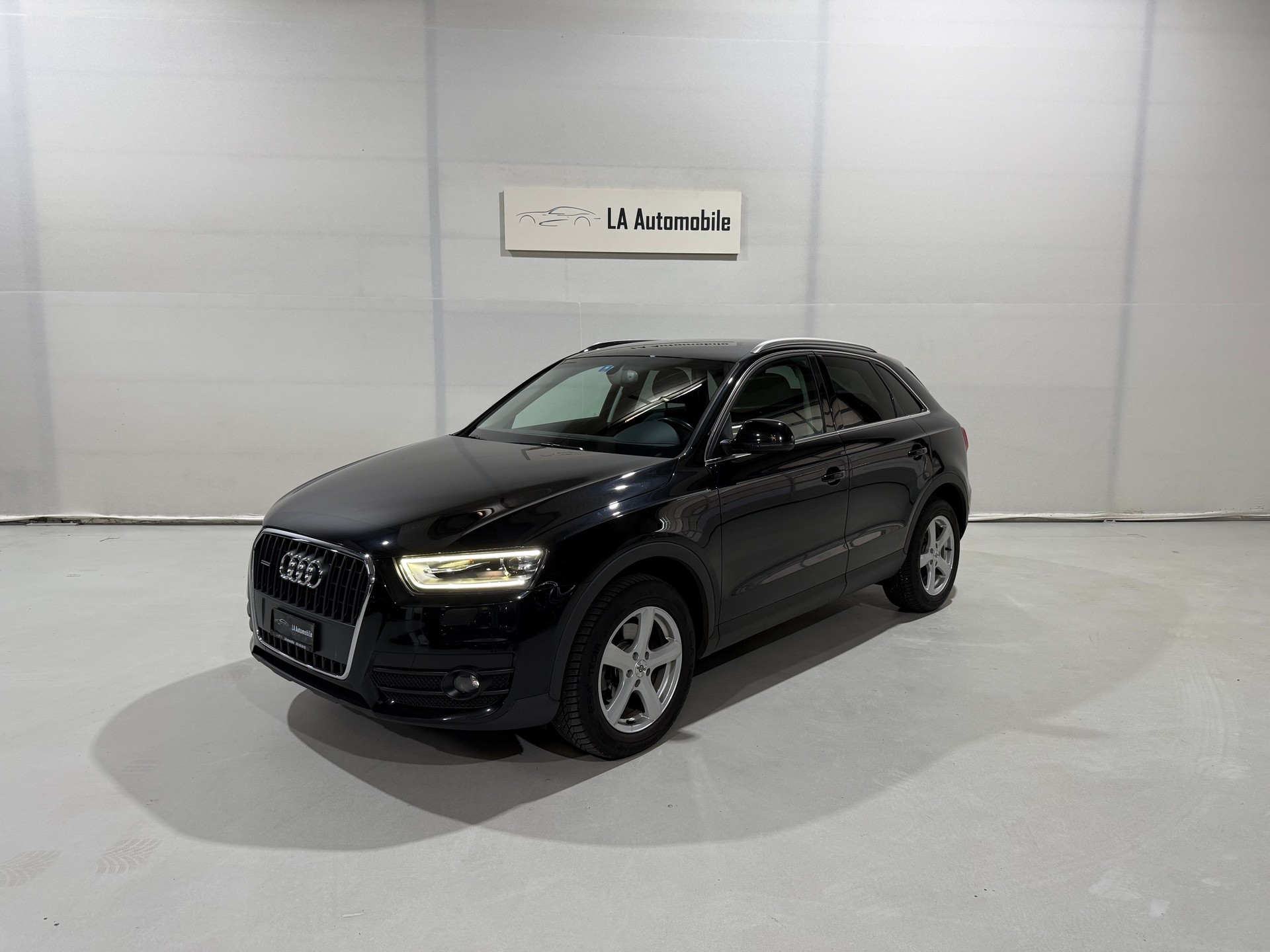 AUDI Q3 2.0 TDI quattro S-tronic CH Fahrzeug