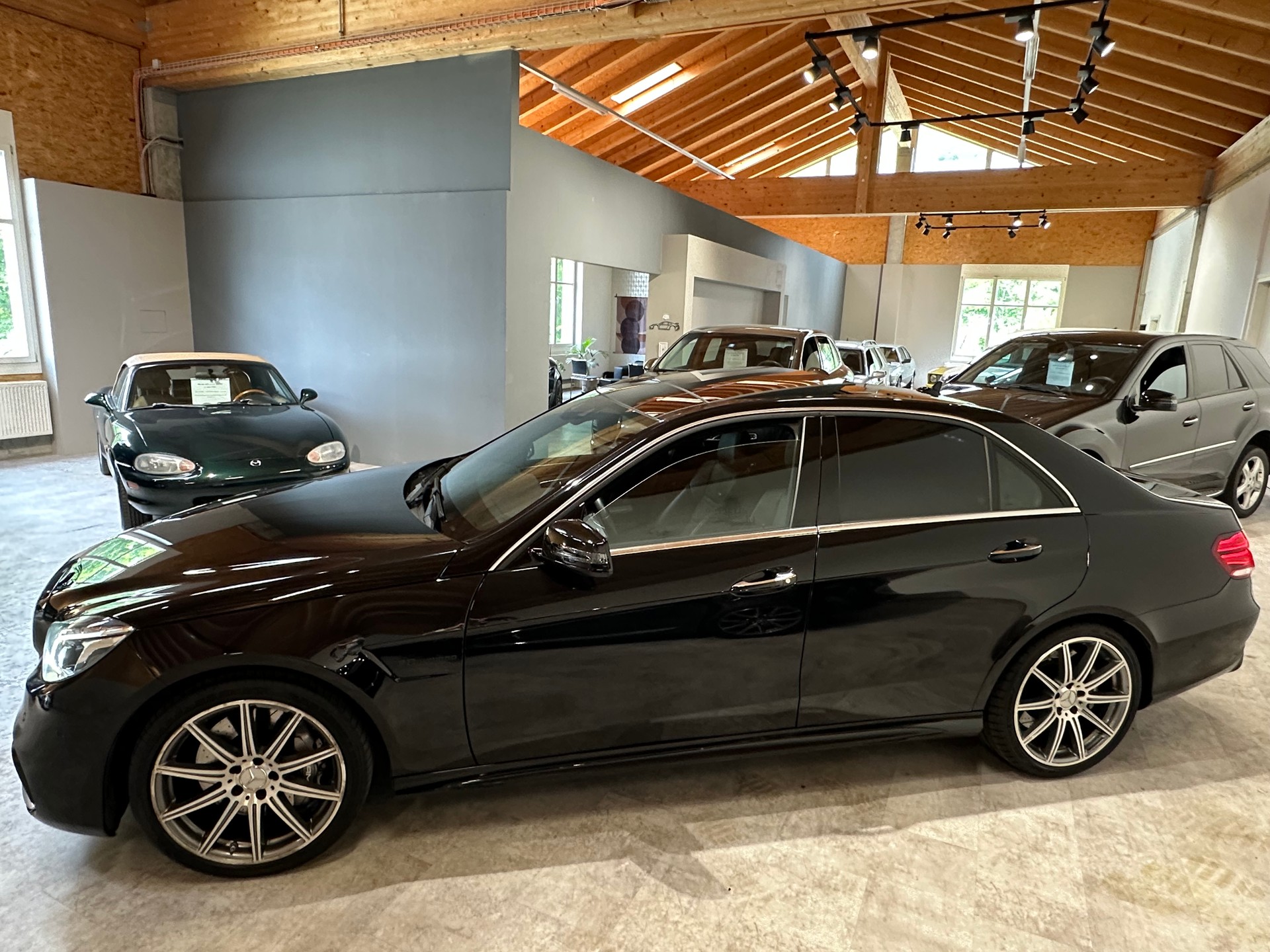 MERCEDES-BENZ E 63 AMG 4Matic Speedshift Facelift-Modell-showroom-element-2