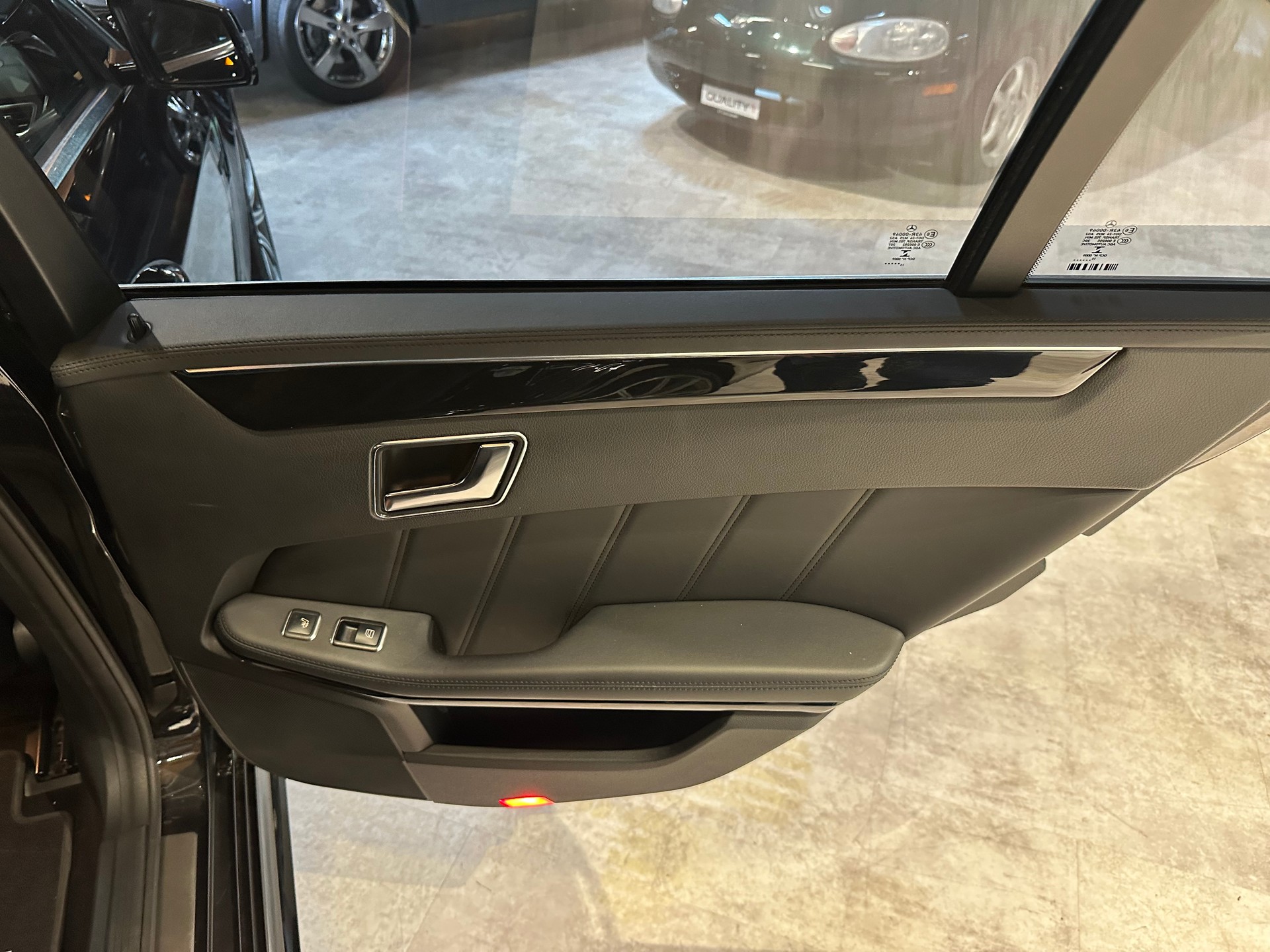 MERCEDES-BENZ E 63 AMG 4Matic Speedshift Facelift-Modell-image-25