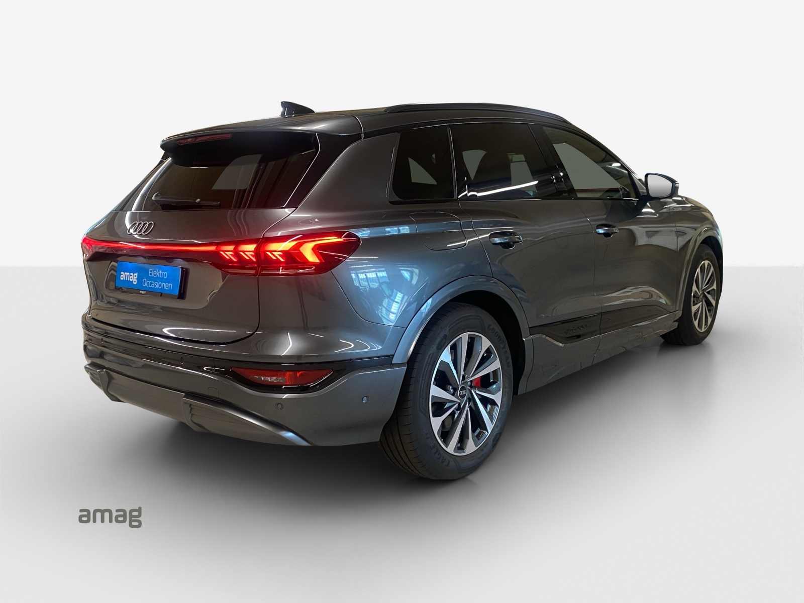AUDI Q6 e-tron quattro-image-5