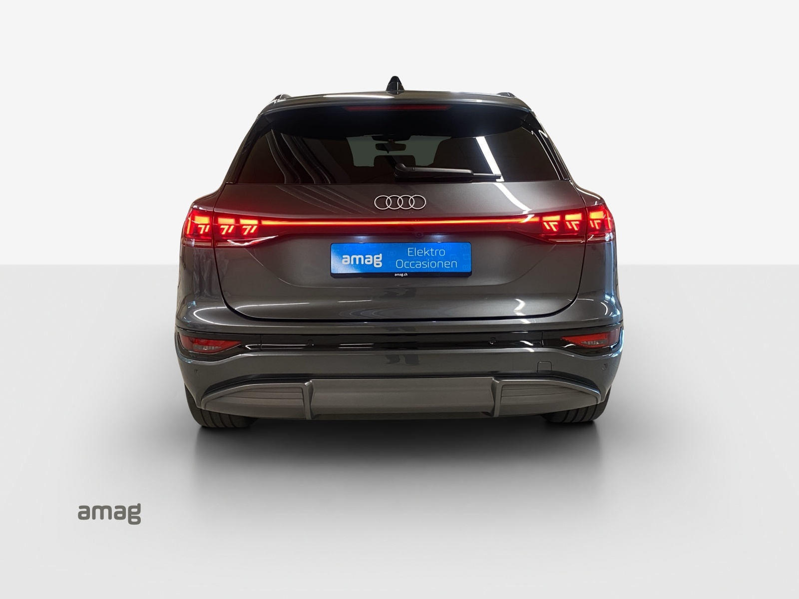 AUDI Q6 e-tron quattro-image-4
