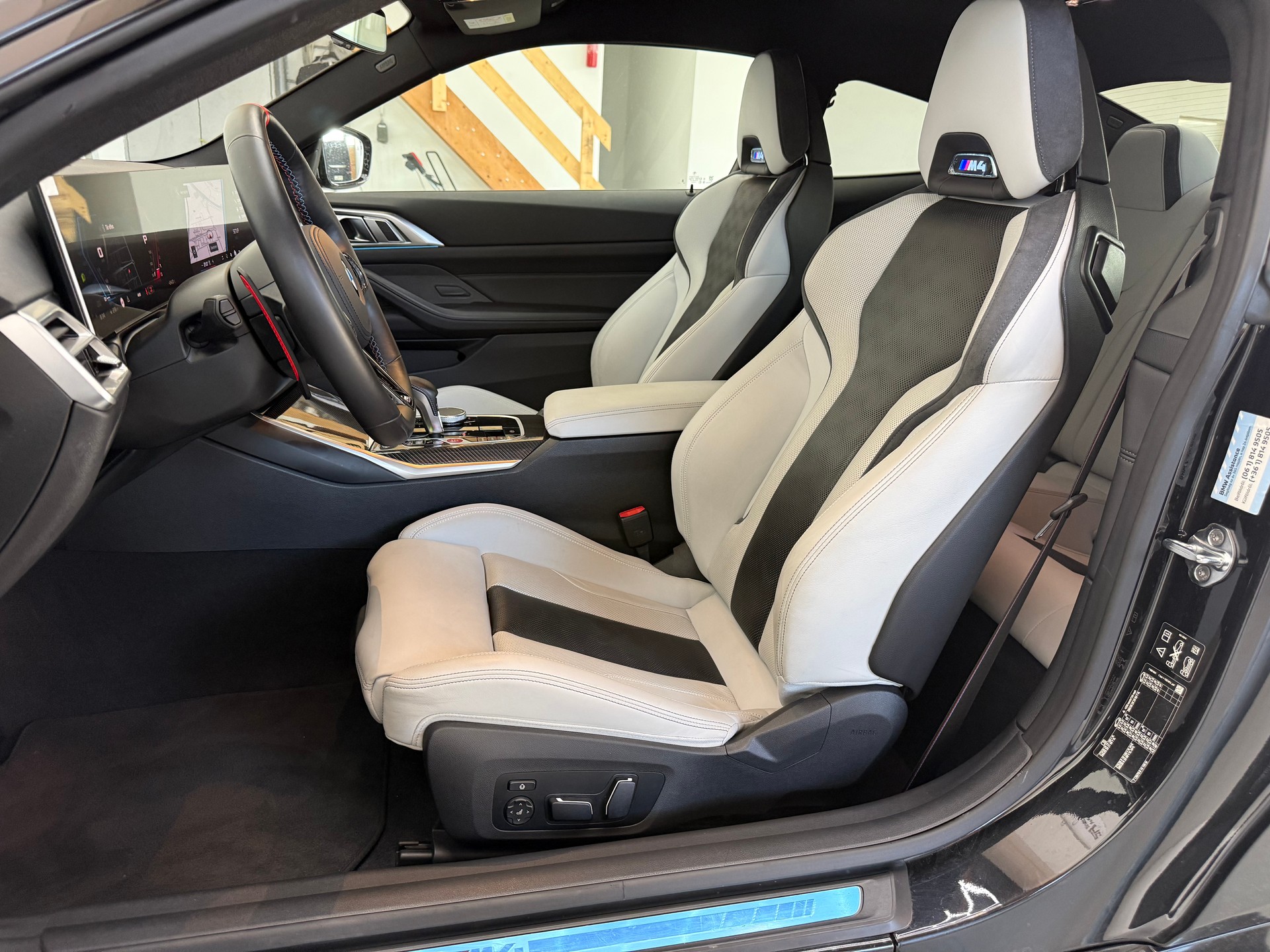 BMW M4 Coupé Competition M xDrive | Black Sapphire-image-11