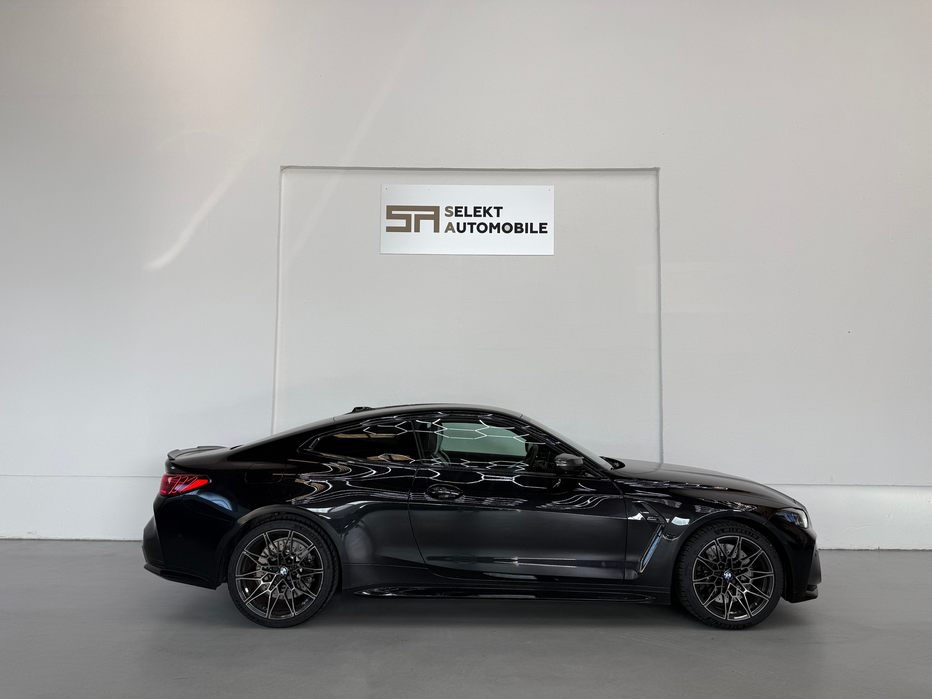 BMW M4 Coupé Competition M xDrive | Black Sapphire-image-6