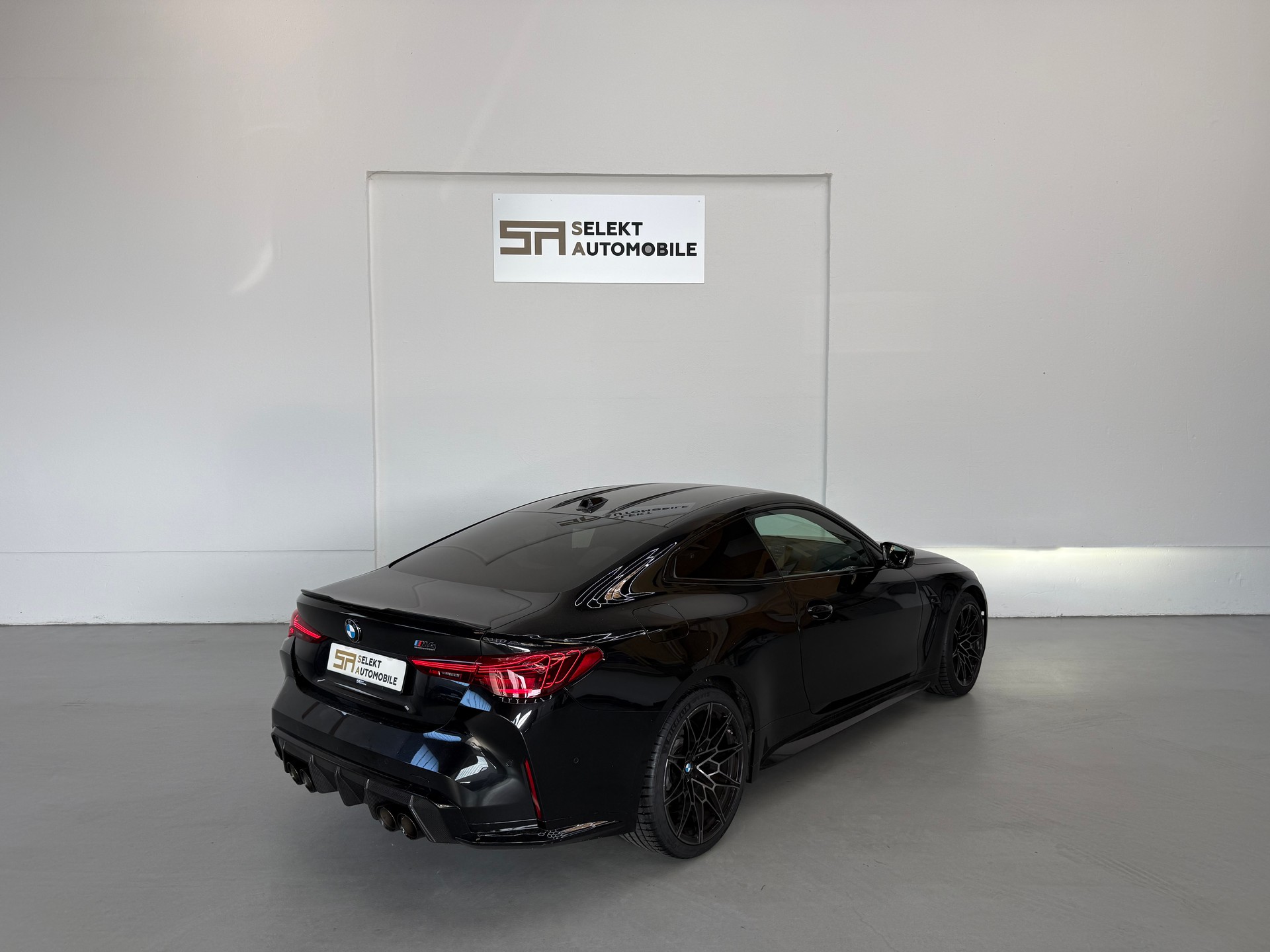 BMW M4 Coupé Competition M xDrive | Black Sapphire-image-5