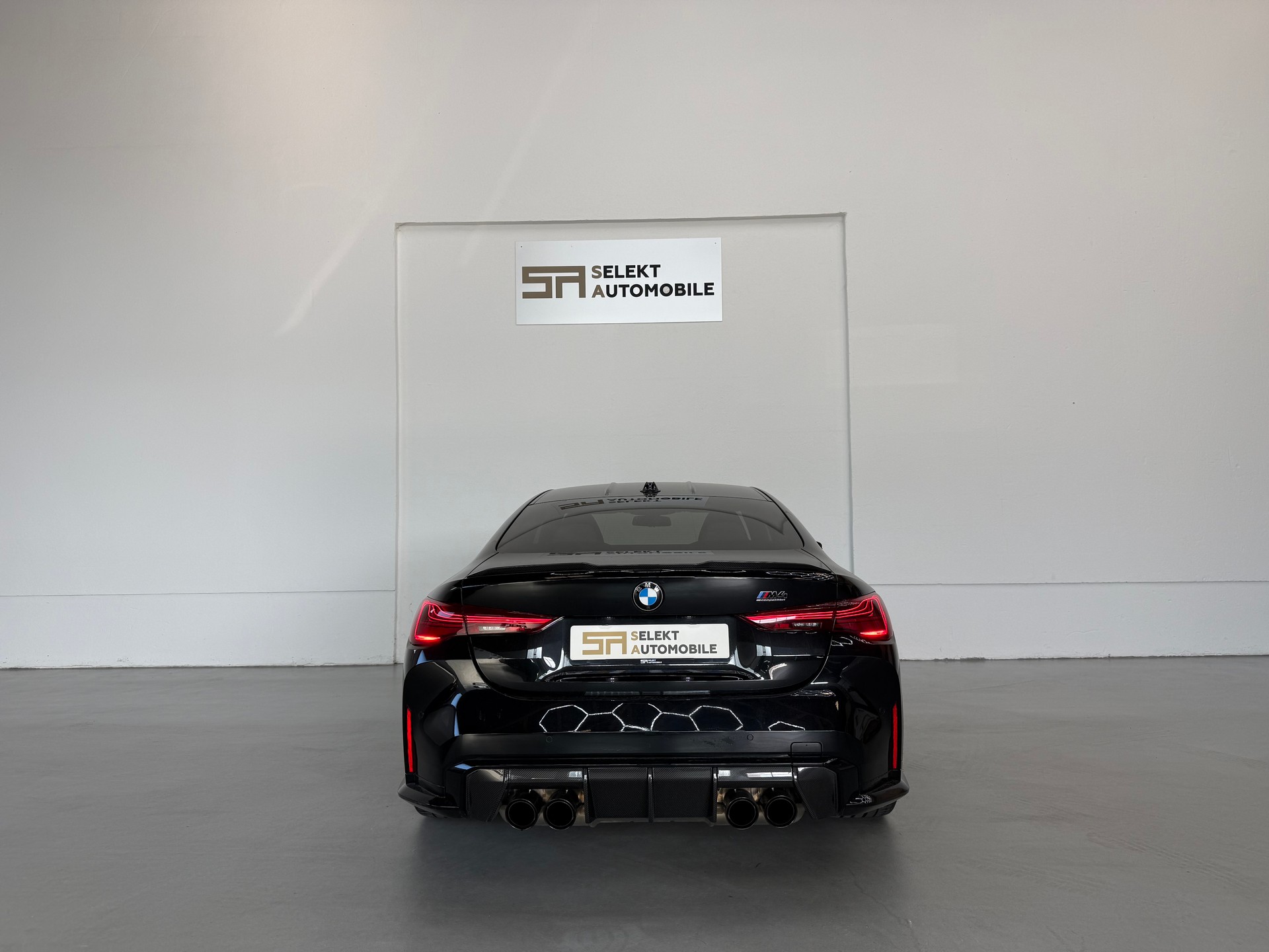 BMW M4 Coupé Competition M xDrive | Black Sapphire-image-4