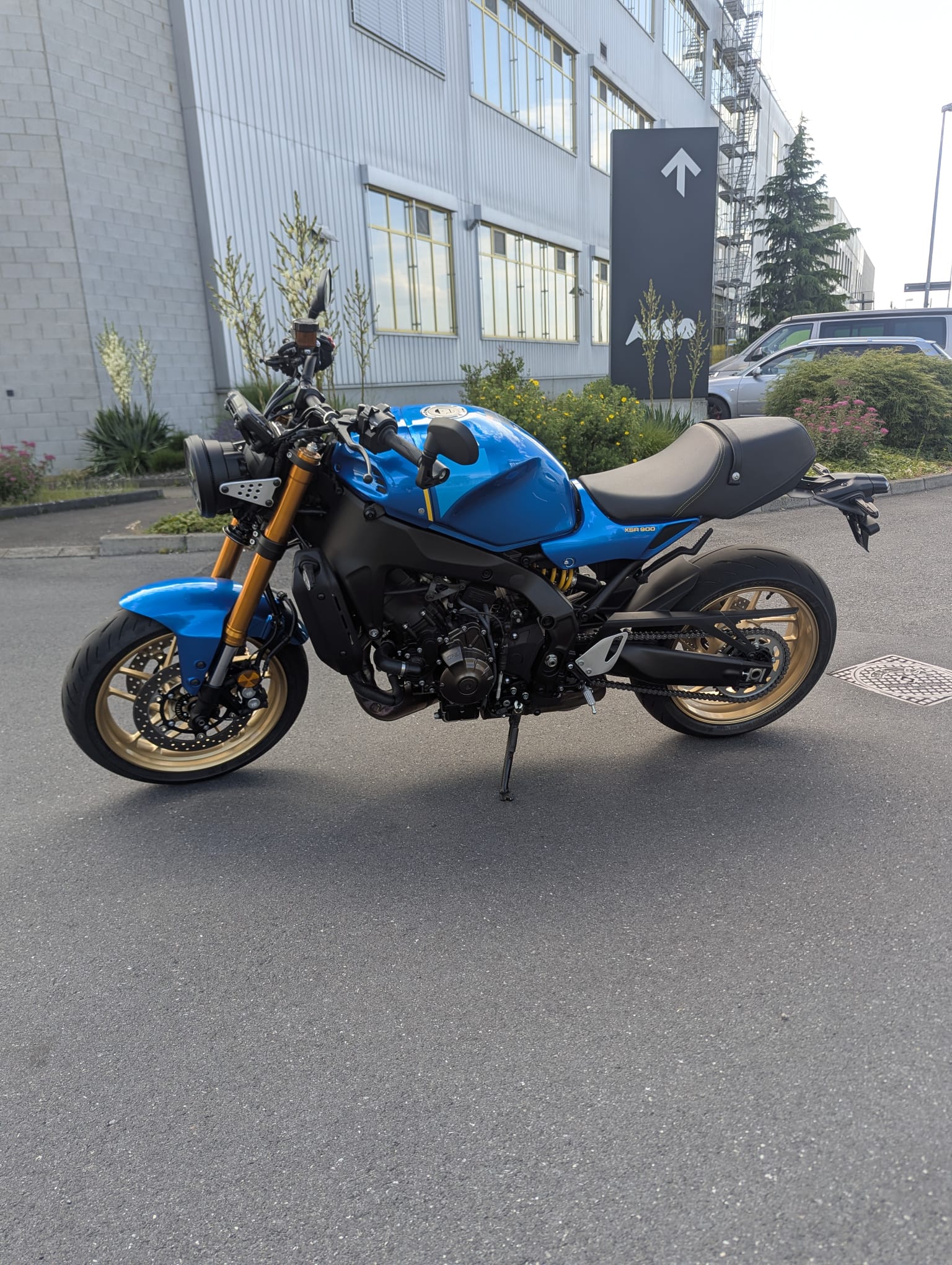 YAMAHA XSR 900-image-1