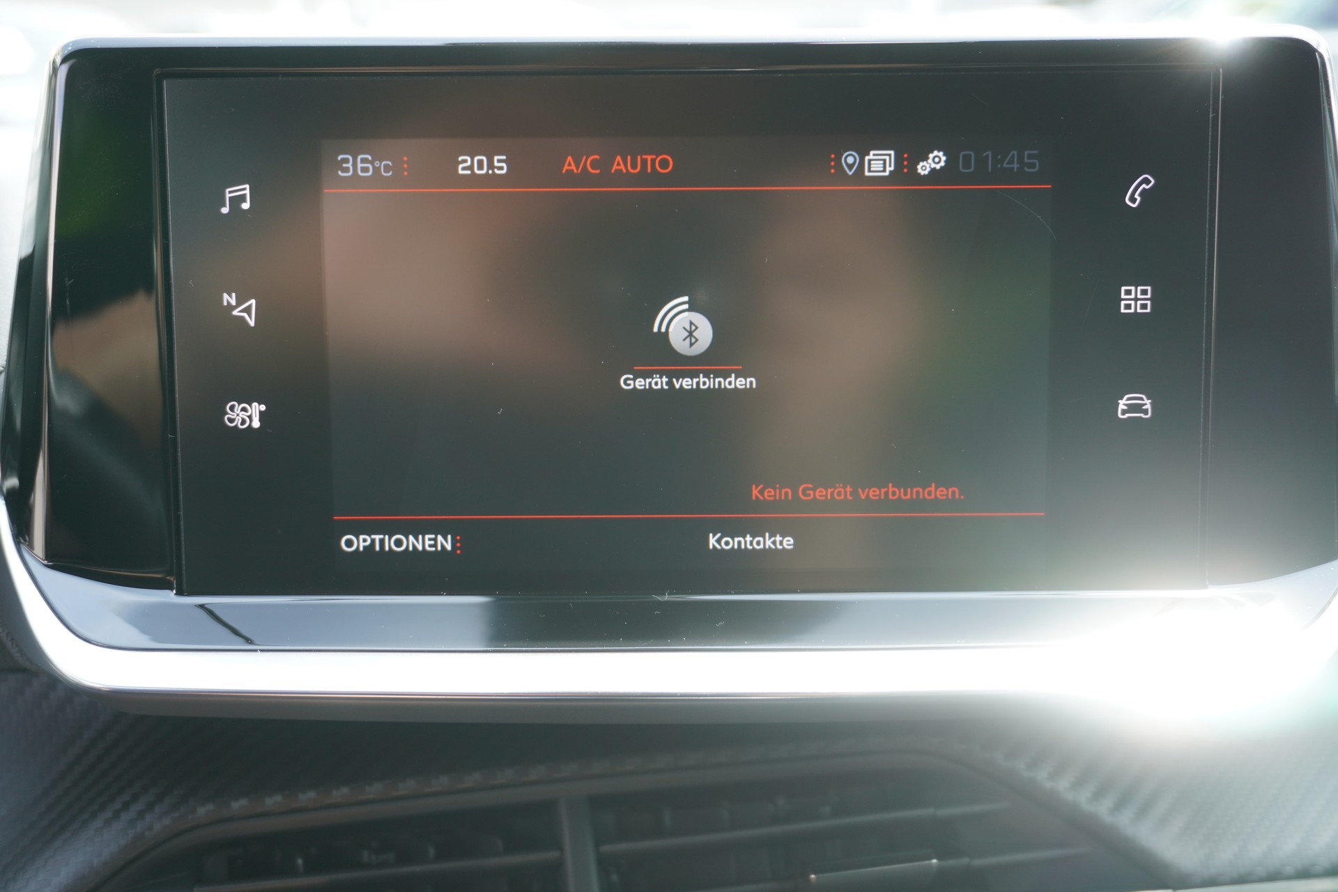 PEUGEOT 2008 1.2 PureTech GT EAT8-image-23