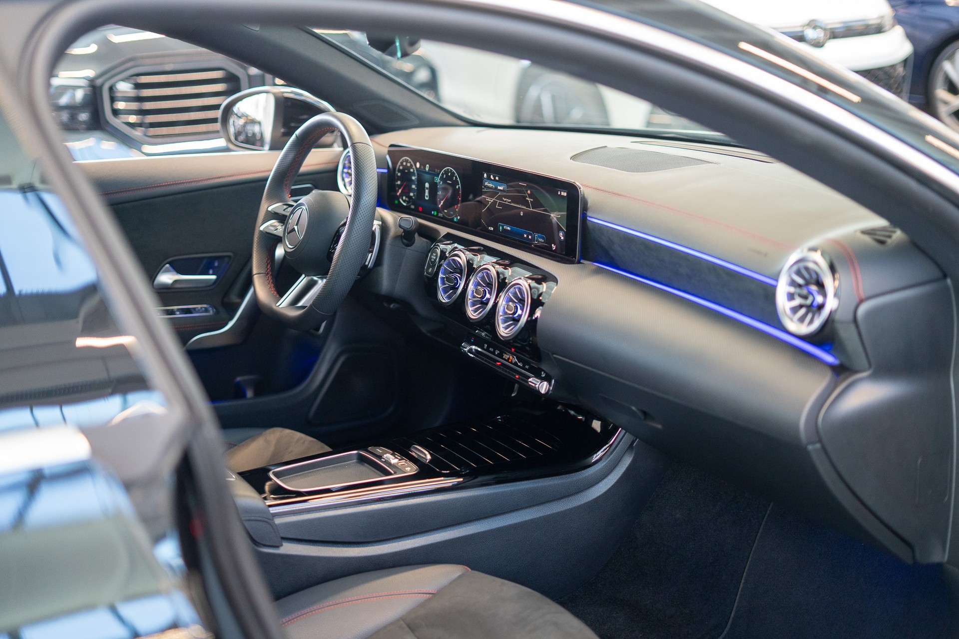 MERCEDES-BENZ CLA 200 AMG Line / Facelift / Rückfahrkamera / Ambientebeleuchtung-image-15
