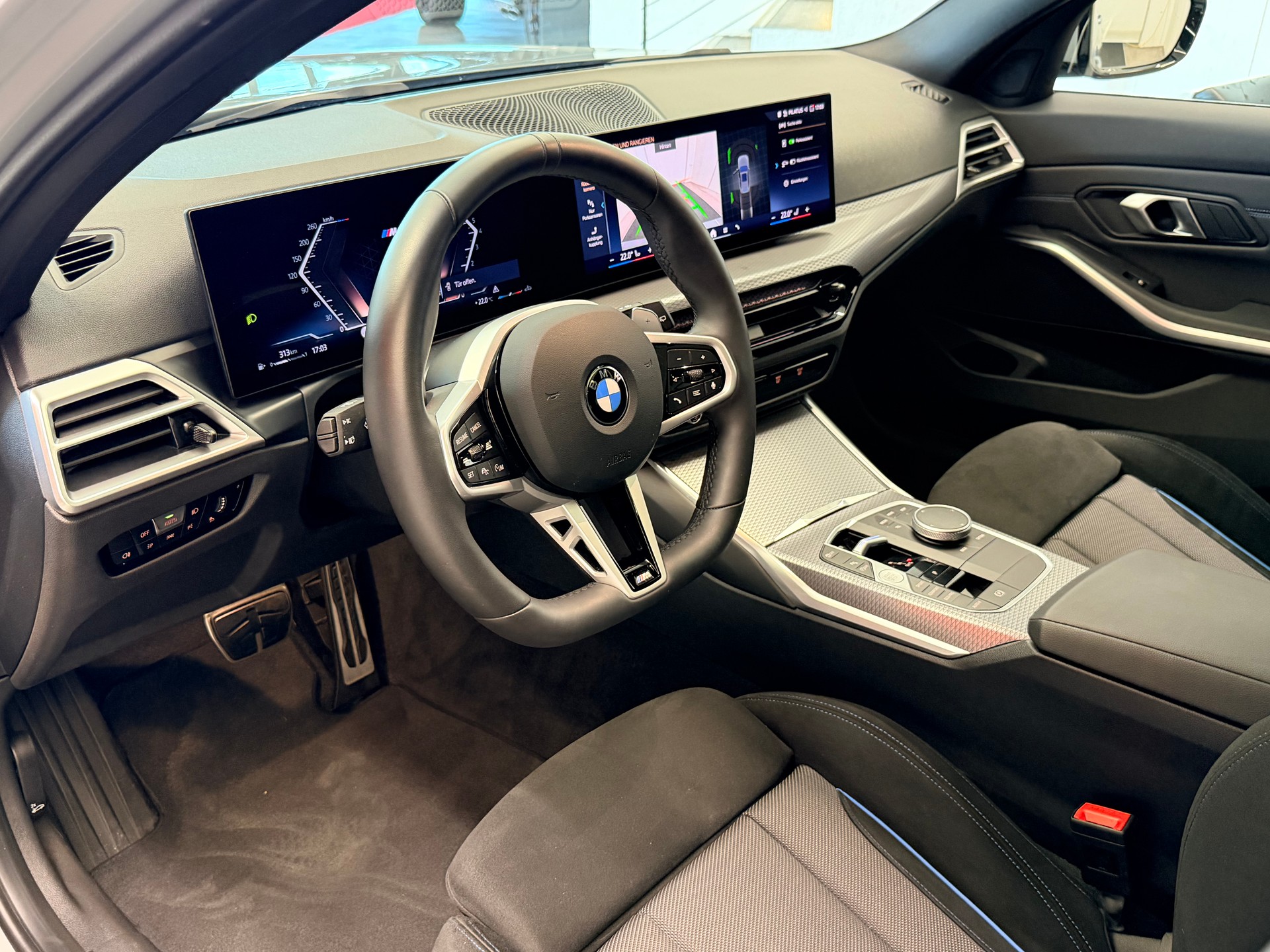 BMW 330i Touring xDrive Steptronic M Sport Pro-image-11