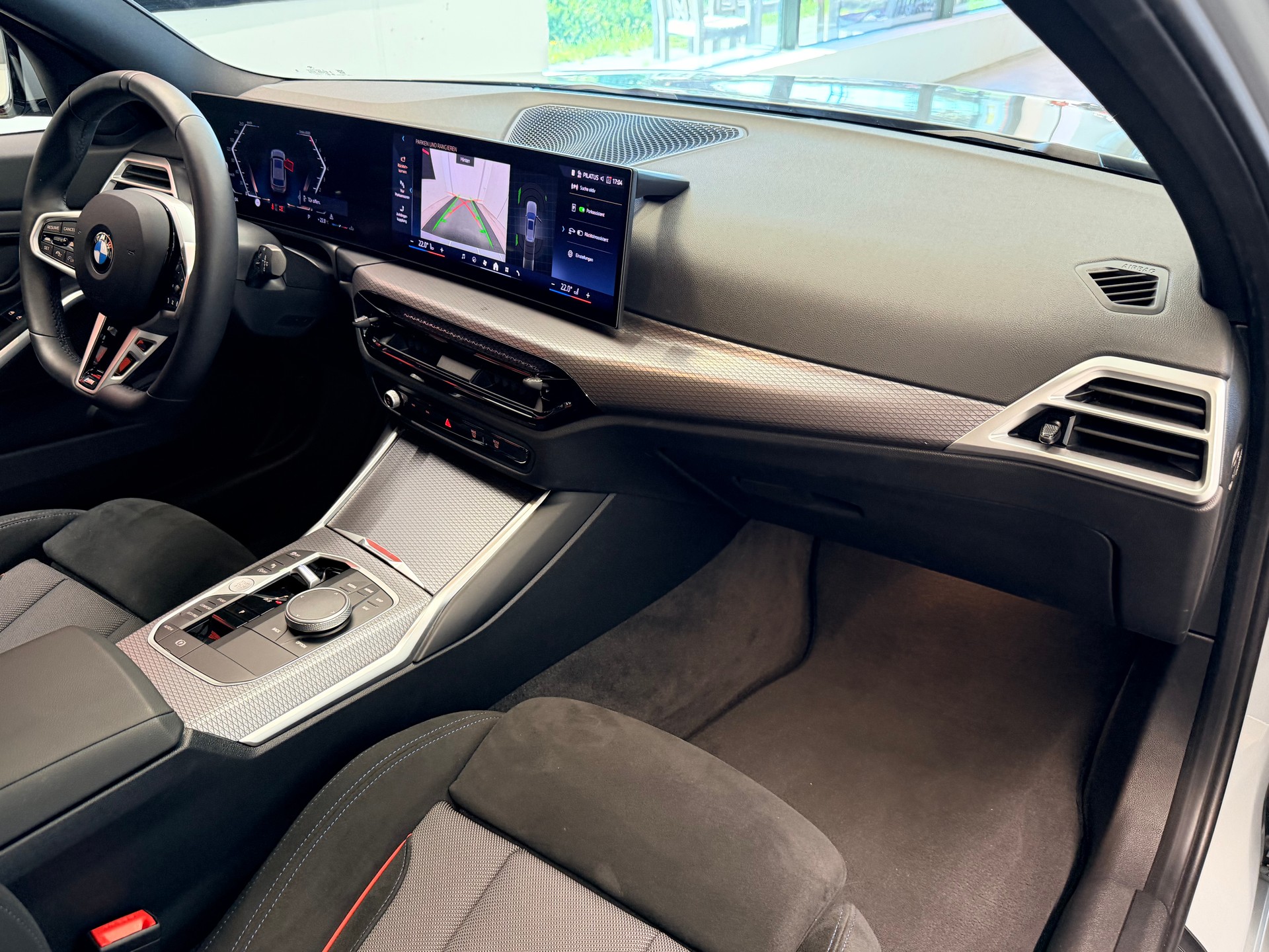 BMW 330i Touring xDrive Steptronic M Sport Pro-image-18