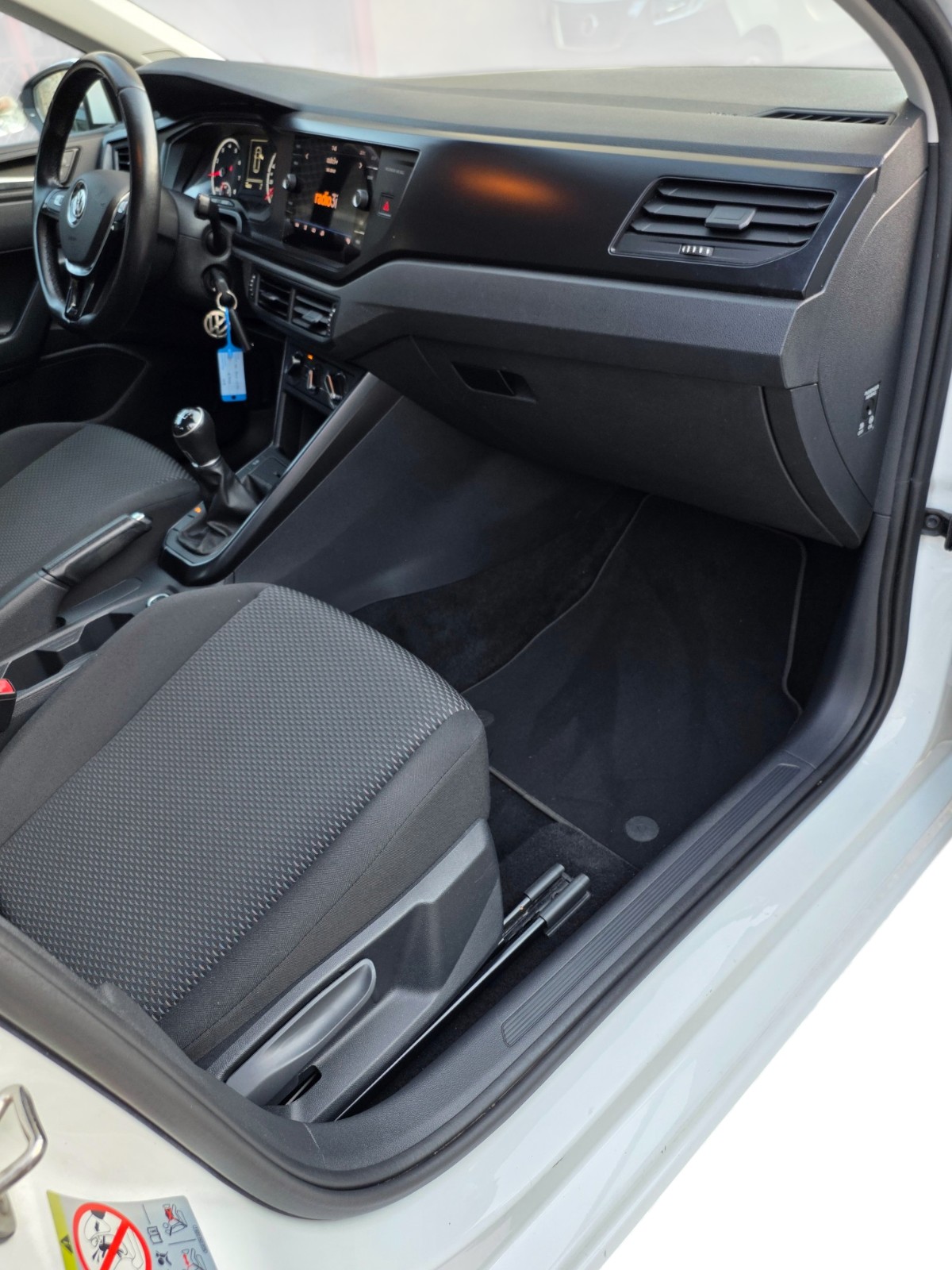 VW Polo 1.0 BMT Trendline-image-14