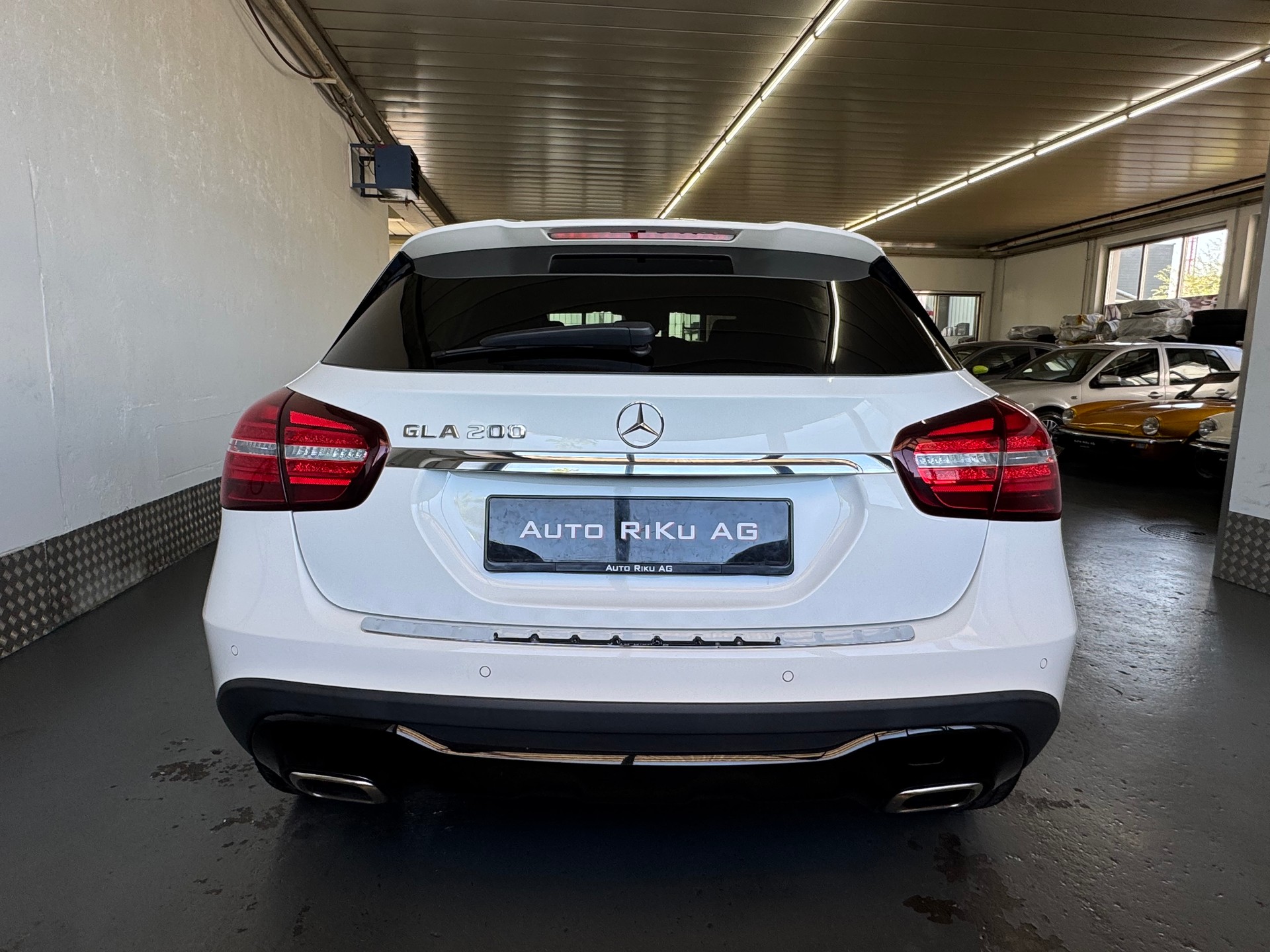 MERCEDES-BENZ GLA 200 Night Star 7G-DCT-image-12