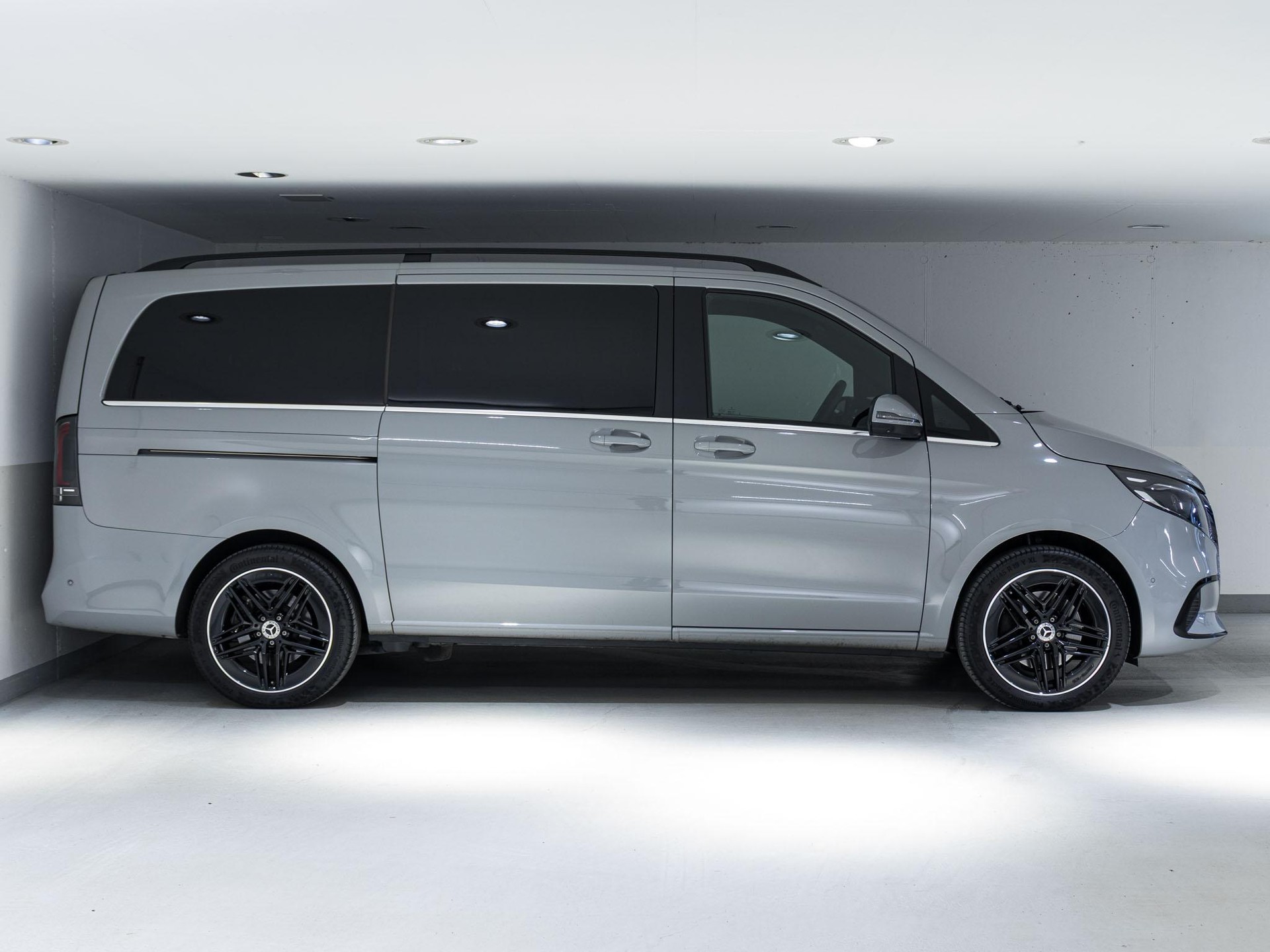 MERCEDES-BENZ V 300 d 4MATIC AVANTGARDE L-image-1